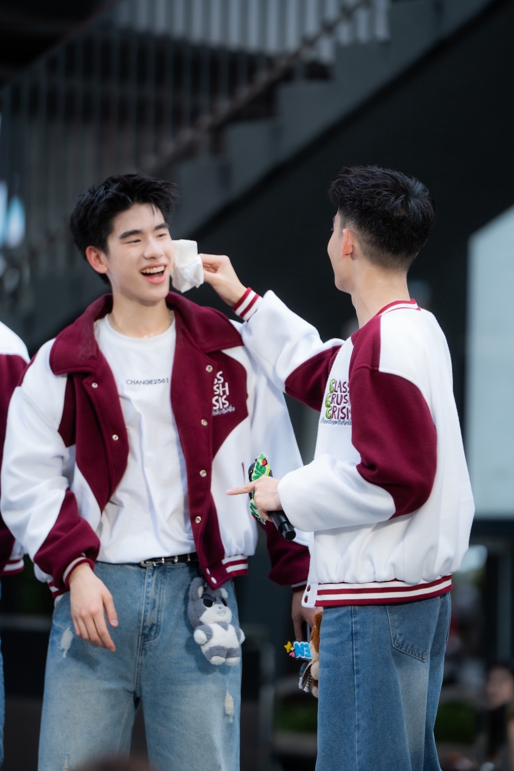 1787593460177 สยามดิสคัฟเวอรี่แทบแตก !! “CLASS CRUSH CRISIS” แท็กทีมโชว์ Busking#2 ยกก๊วนมาปล่อยพลังสดใสเต็มพิกัด! ก่อนนับถอยหลังสู่ FINAL EPISODE