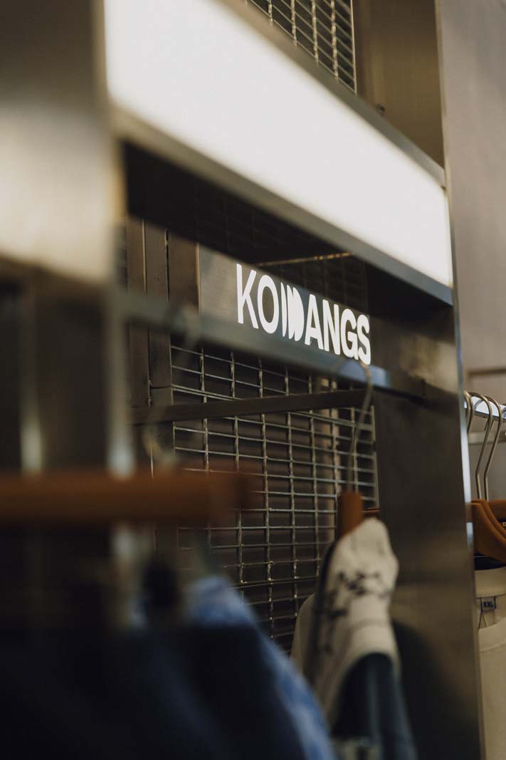 26.08.06 WHYKNNOT 21 0 0 ‘Kodangs’ (โกดังส์) ปักหมุดแลนด์มาร์คใหม่ ‘ทรงวาด’ เปิดตัว Flagship Store แห่งแรก ดึงเสน่ห์เมืองเก่าสู่แฟชั่นไลฟ์สไตล์ร่วมสมัย