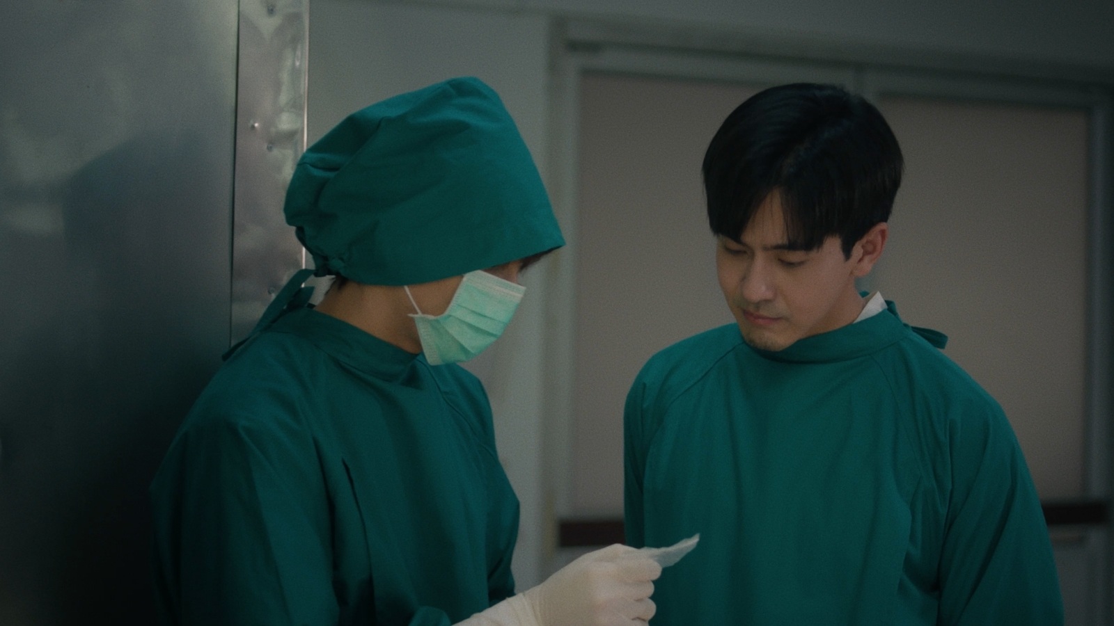 4 “บอส-ตงตง” แท็กทีม “เต้ย-ภูมิ” ชวนแฟน ๆ ร่วมไขคดีเพลิงไหม้ปริศนาใน WeTV Original “NOUR The Series” (นูร์)