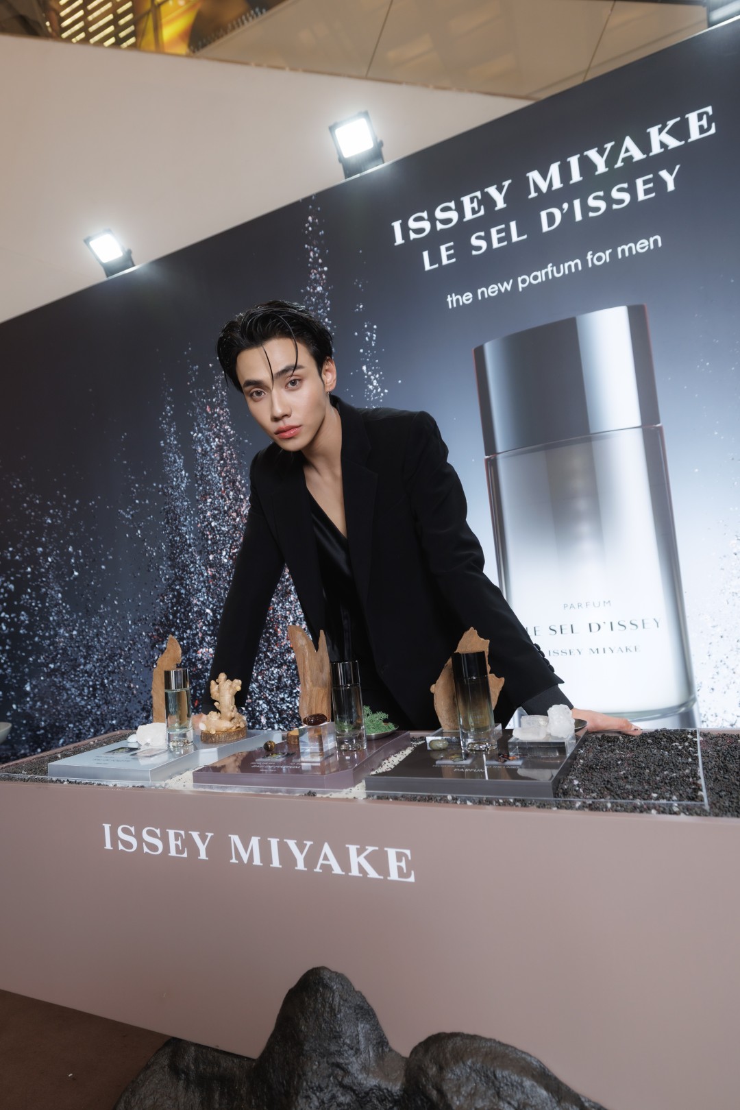 Le Sel dIssey Parfum 15 “ภีมวสุ BUS” ร่วมเปิดตัวน้ำหอมสุภาพบุรุษกลิ่นใหม่ Le Sel d’Issey Parfum