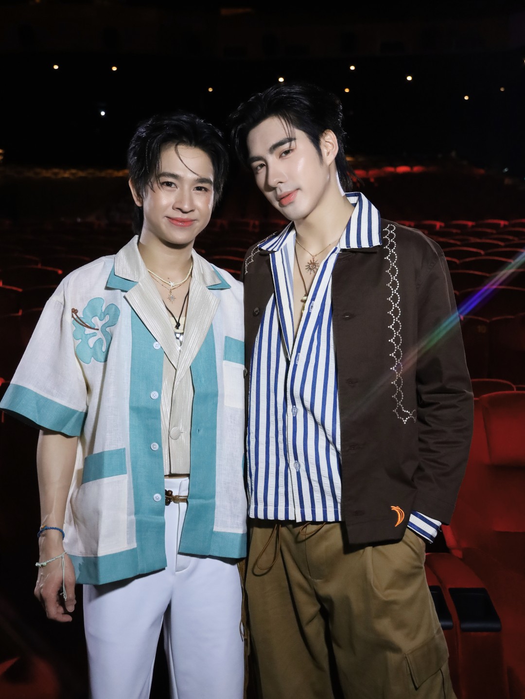 “ปีเตอร์แพน-ฟลุ้ค” ปลื้มกระแสแรง! เปิดตัว “ที่สามของเธอ” แฟนคลับ “แม้ก-ณฐ” แน่นโรง 1 PF YTS 006 “ปีเตอร์แพน-ฟลุ้ค” ปลื้มกระแสแรง! เปิดตัว “ที่สามของเธอ” แฟนคลับ “แม้ก-ณฐ” แน่นโรง