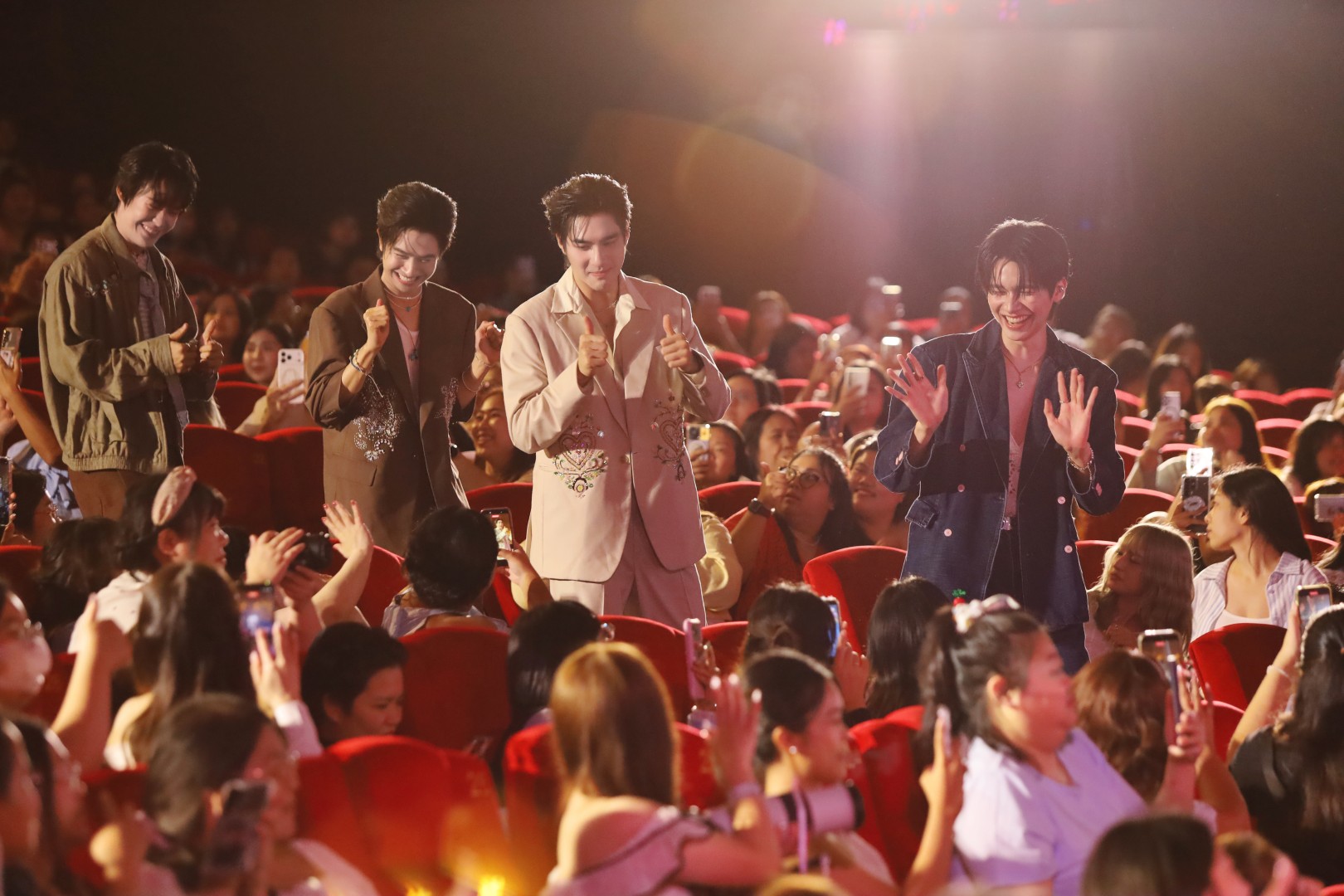 PF YTS 010 “ปีเตอร์แพน-ฟลุ้ค” ปลื้มกระแสแรง! เปิดตัว “ที่สามของเธอ” แฟนคลับ “แม้ก-ณฐ” แน่นโรง