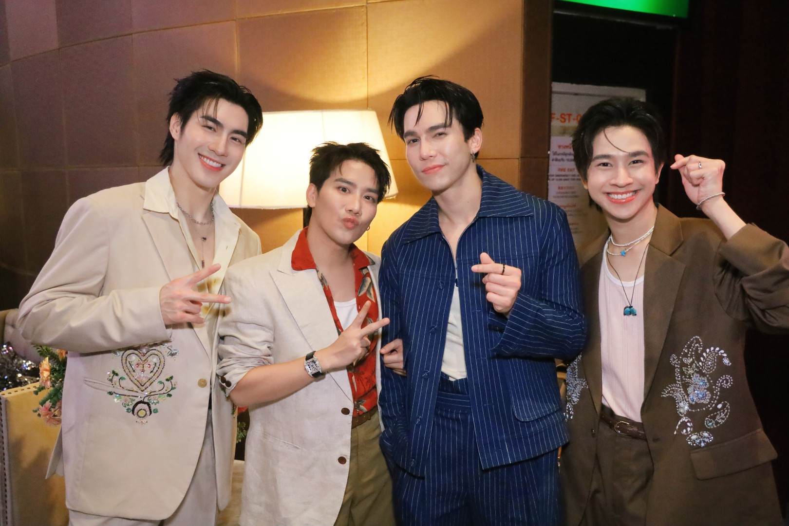PF YTS 013 “ปีเตอร์แพน-ฟลุ้ค” ปลื้มกระแสแรง! เปิดตัว “ที่สามของเธอ” แฟนคลับ “แม้ก-ณฐ” แน่นโรง