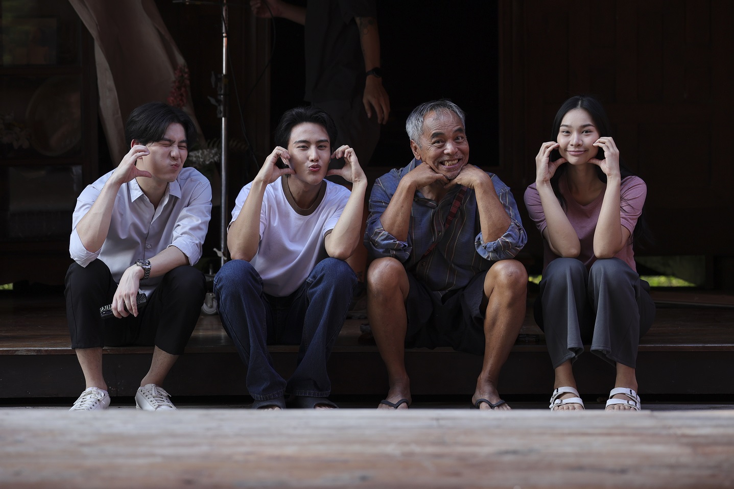 S 140025993 0 "ธูป เที่ยงคืน วิญญาณ" โกอินเตอร์ปิดดีลแล้ว 10 ประเทศ!! ก่อนเข้าฉายในไทย 27 สิงหาคมนี้