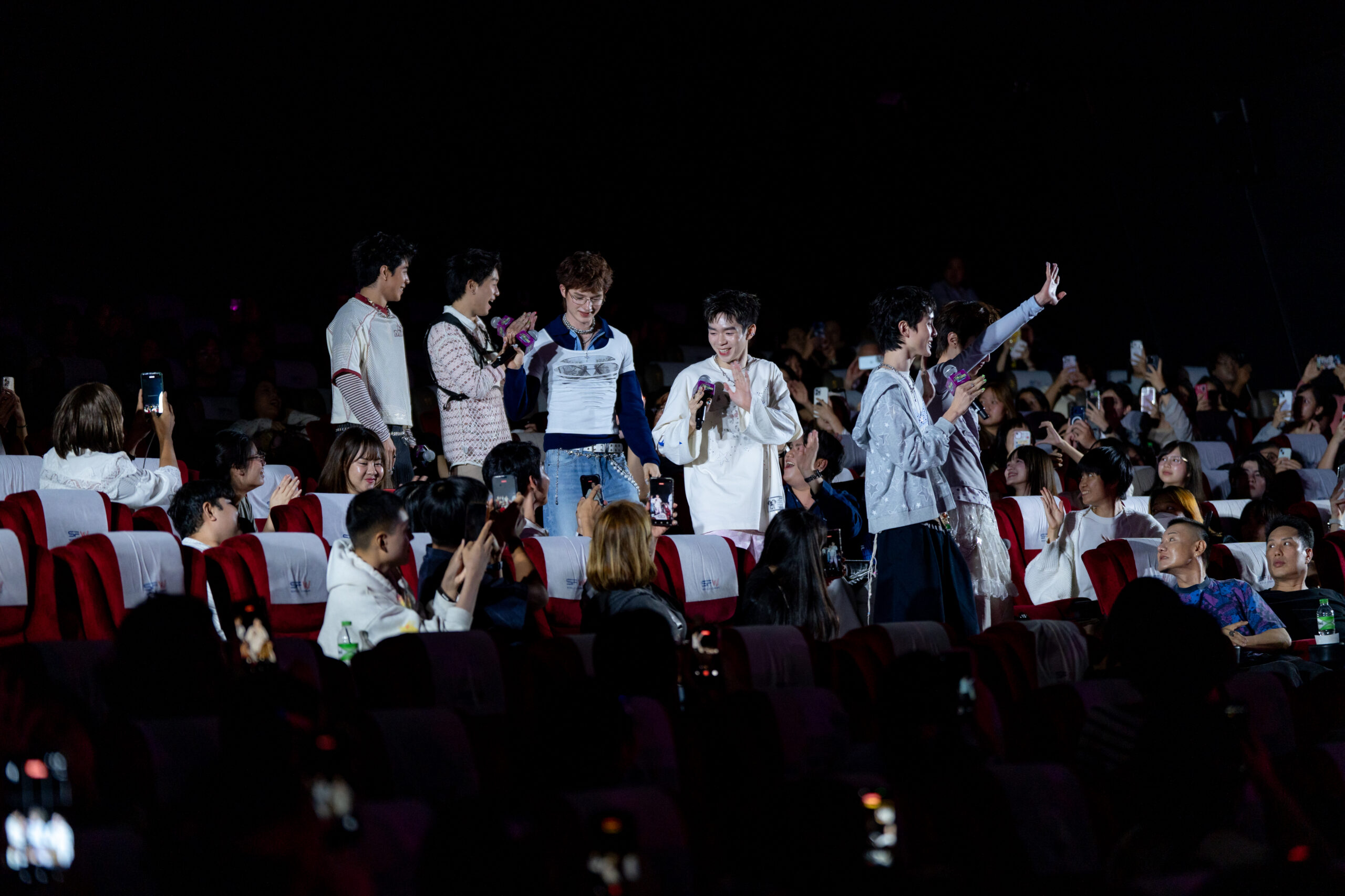 S 24961080 0 scaled GELBOYS 2 Fan Screen IQIYI ชวนดูซีรีส์ EP.2 สุดฟินกับ 6 เมน