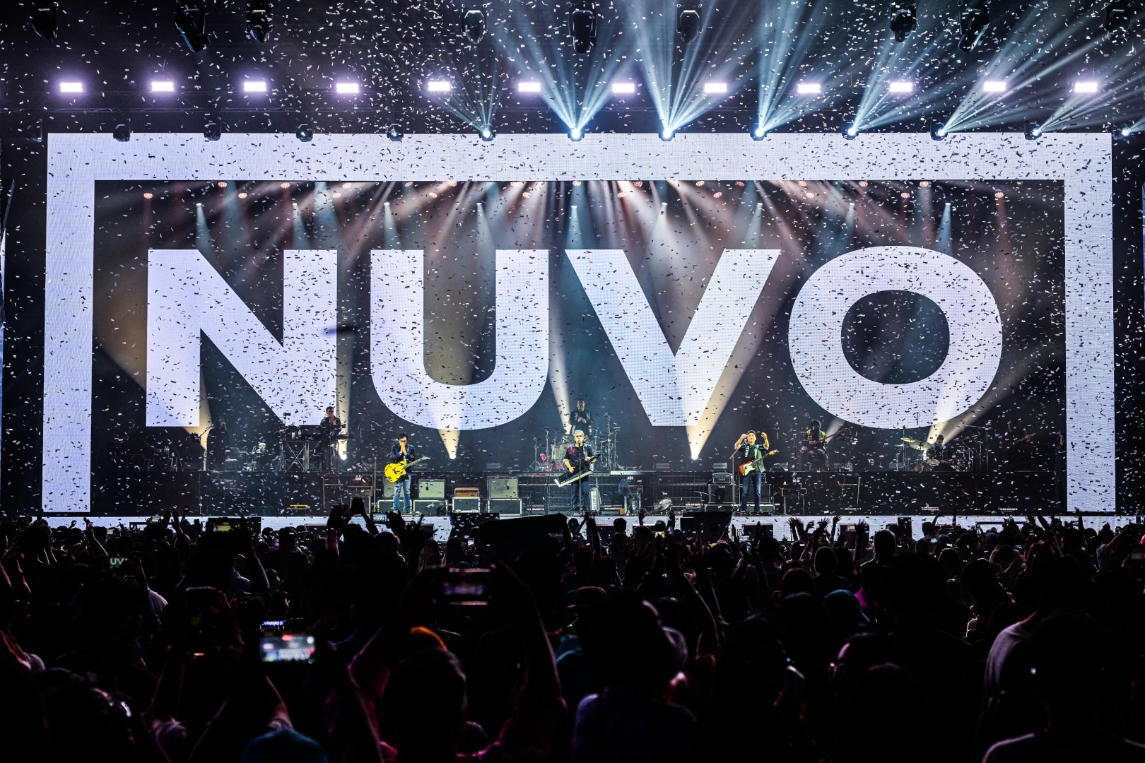 T 3676 TZ8 9326 “นูโว” คัมแบ็กคอนเสิร์ตใหญ่ในรอบ 7 ปี “CIMBweBOND Presents NUVORIGINAL CONCERT”