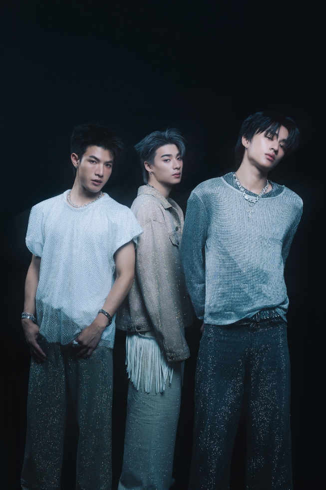 VVV TORNADO 18 “VVV” ฉีกลุคใหม่ผ่านซิงเกิล “TORNADO” ผ่านการรังสรรค์โดย “THE TOYS”