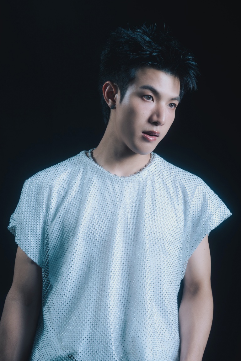 VVV TORNADO 6 “VVV” ฉีกลุคใหม่ผ่านซิงเกิล “TORNADO” ผ่านการรังสรรค์โดย “THE TOYS”