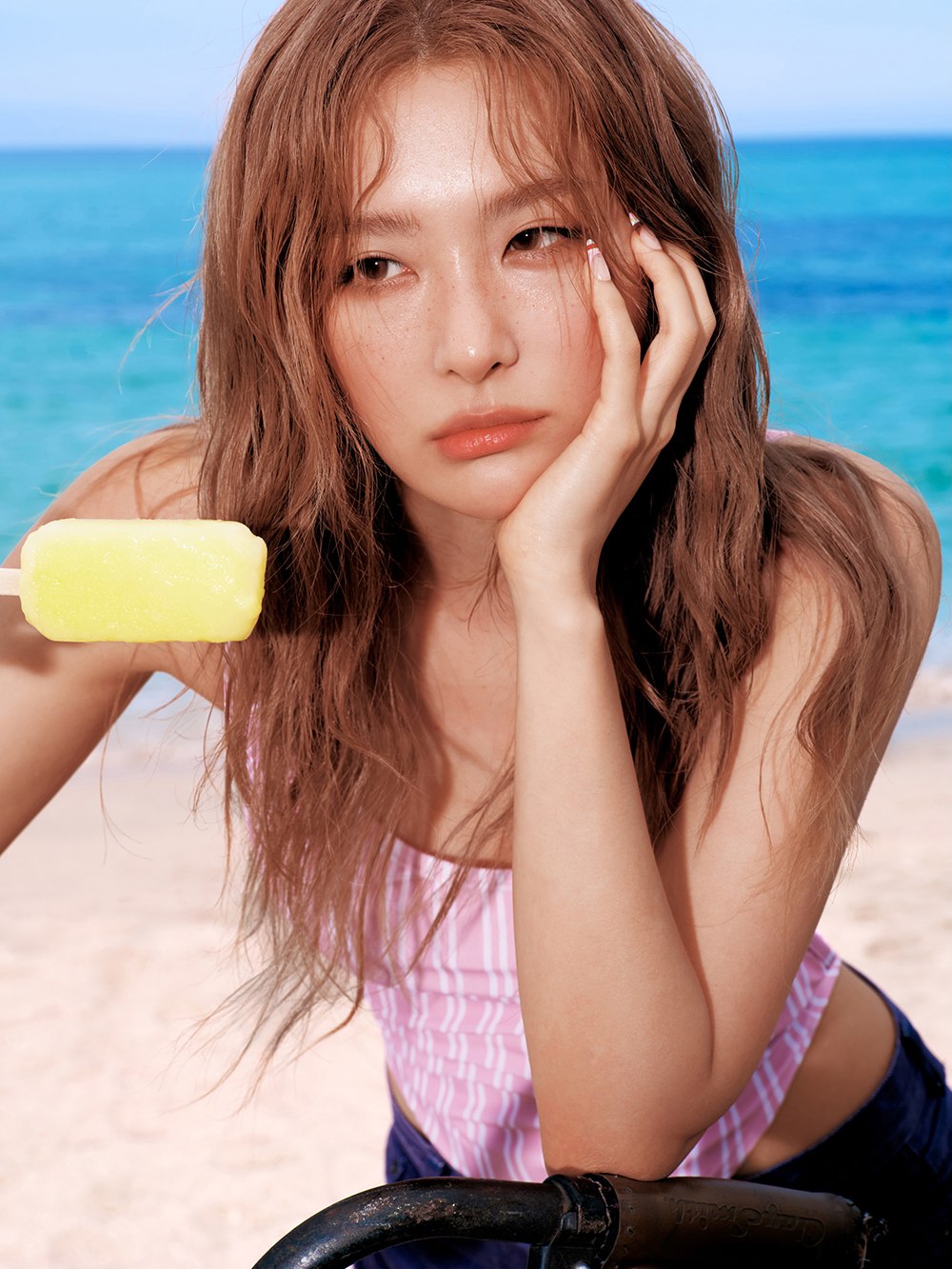 ภาพทีเซอร์ SEULGI Red Velvet มินิอัลบั้มฤดูร้อน ‘Velvet Summer Red Velvet ซัมเมอร์ควีนคัมแบ็กพร้อมมินิอัลบั้มใหม่ ‘Velvet Summer’
