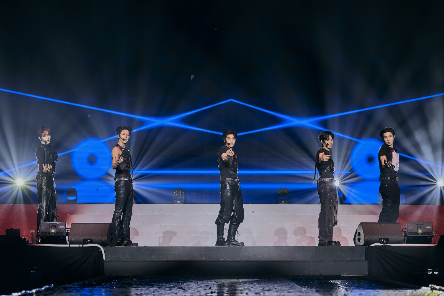 สำเนาของ D1O 5381 รวมภาพบรรยากาศ สนุก - สุข – ซึ้ง ‘DUANG GO ROUND Presented by True5G’