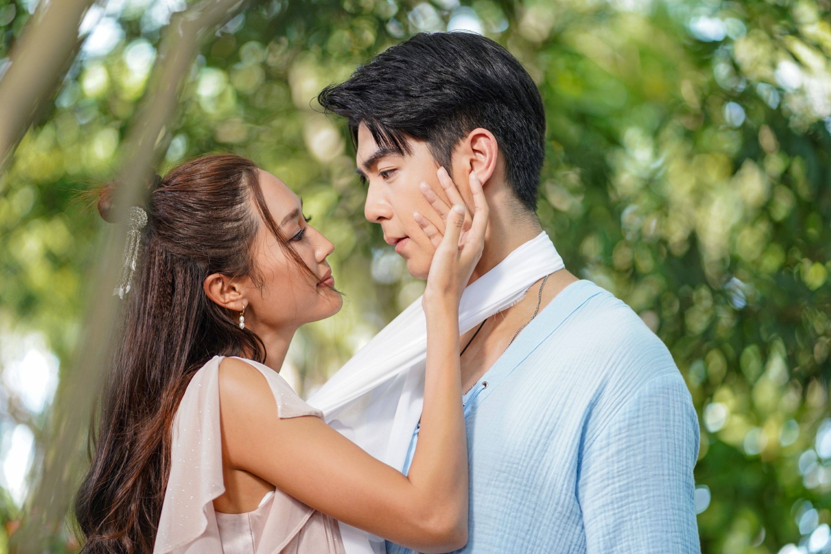อุบัติรักเกาะสวรรค์ 1 “อุบัติรักเกาะสวรรค์” ทุกวันพุธ-พฤหัสบดี เวลา 20.30 น. ทางช่อง 3