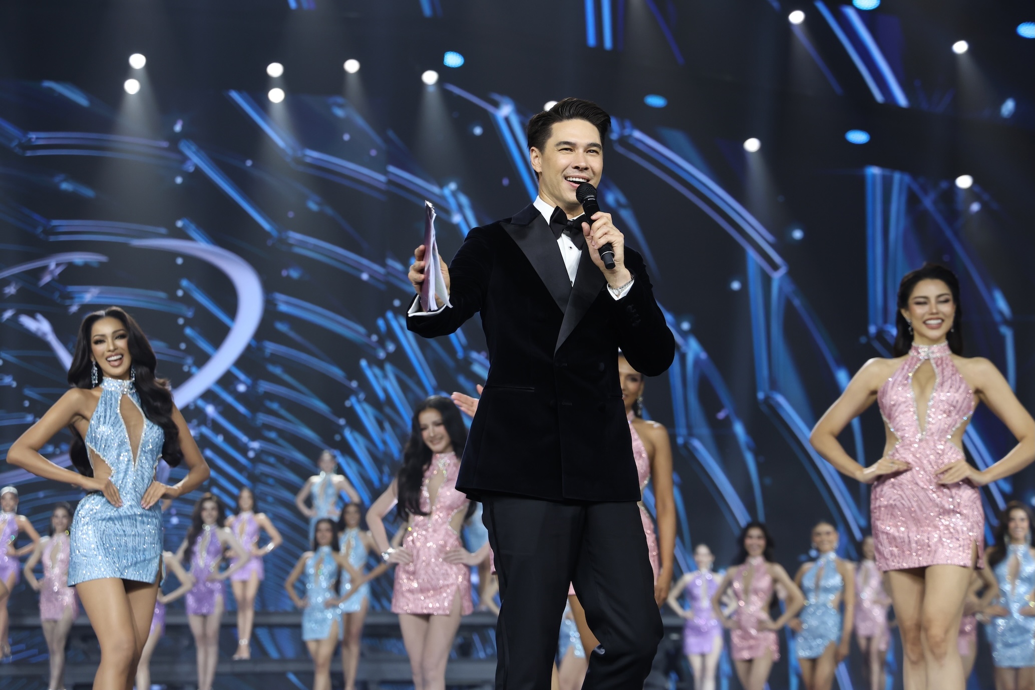 “ทารีน่า โบเทส” คว้ามงกุฏ Miss Universe Thailand 2026 22 แมทธิว ดีน พิธีกร “ทารีน่า โบเทส” คว้ามงกุฏ Miss Universe Thailand 2026