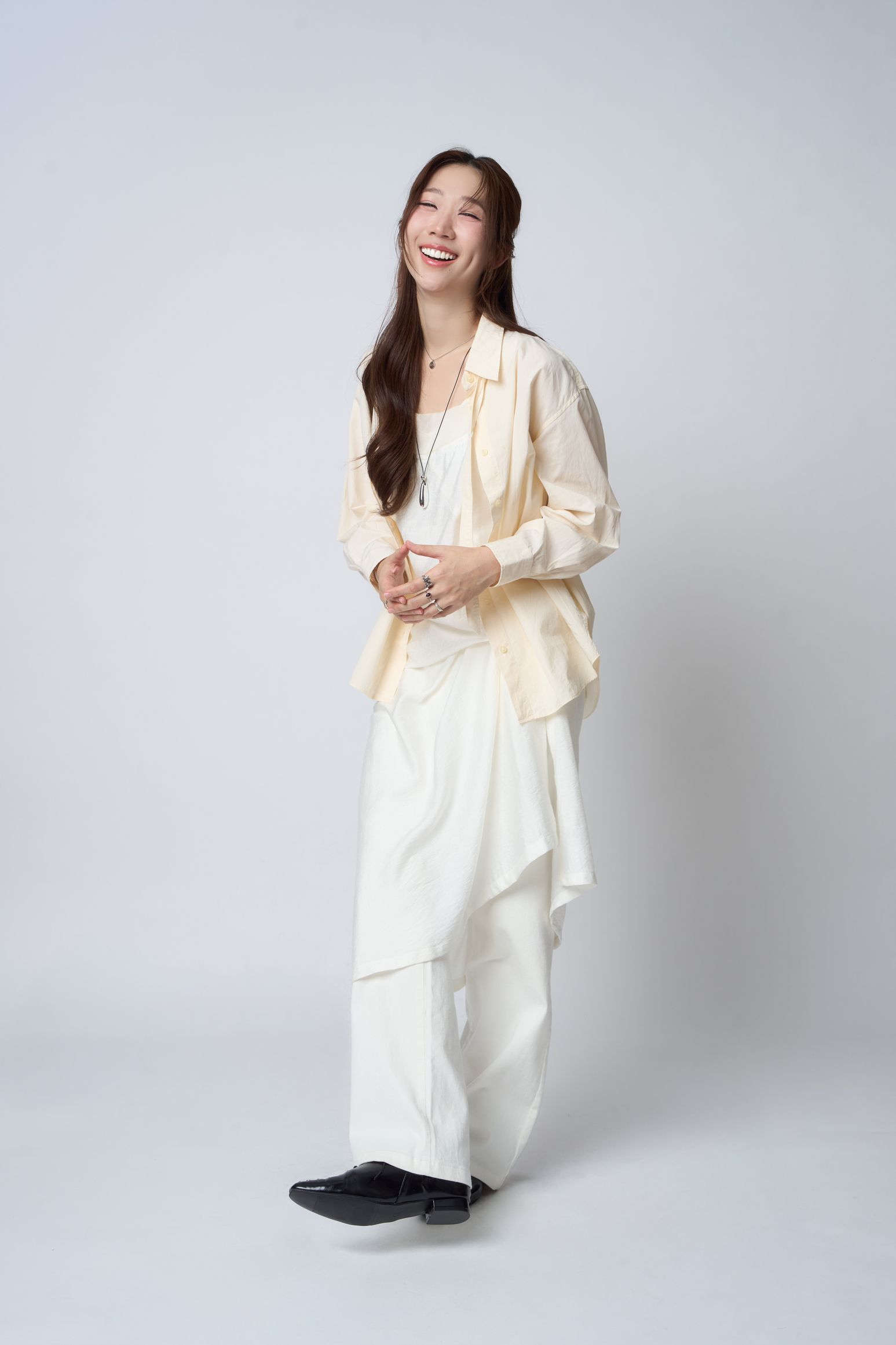 1789891467382 “เหมือนพลอย” เปิดบทใหม่ในฐานะศิลปิน HOLYFOX กับซิงเกิล “โลภ”