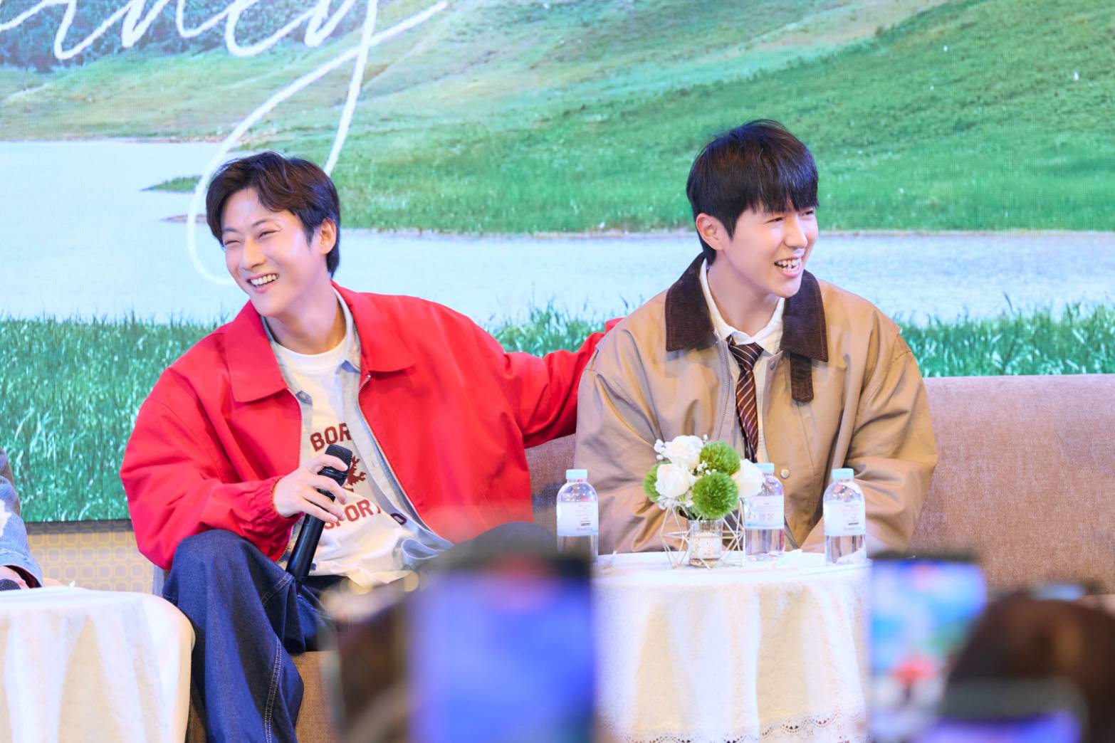 คัลแลน-พี่จอง-จูดี้-น้องแดน แถลงข่าว พร้อมจัดแฟนไซน์ในงาน Our Little Journey : Photobook 8 1790610913341 คัลแลน-พี่จอง-จูดี้-น้องแดน แถลงข่าว พร้อมจัดแฟนไซน์ในงาน Our Little Journey : Photobook