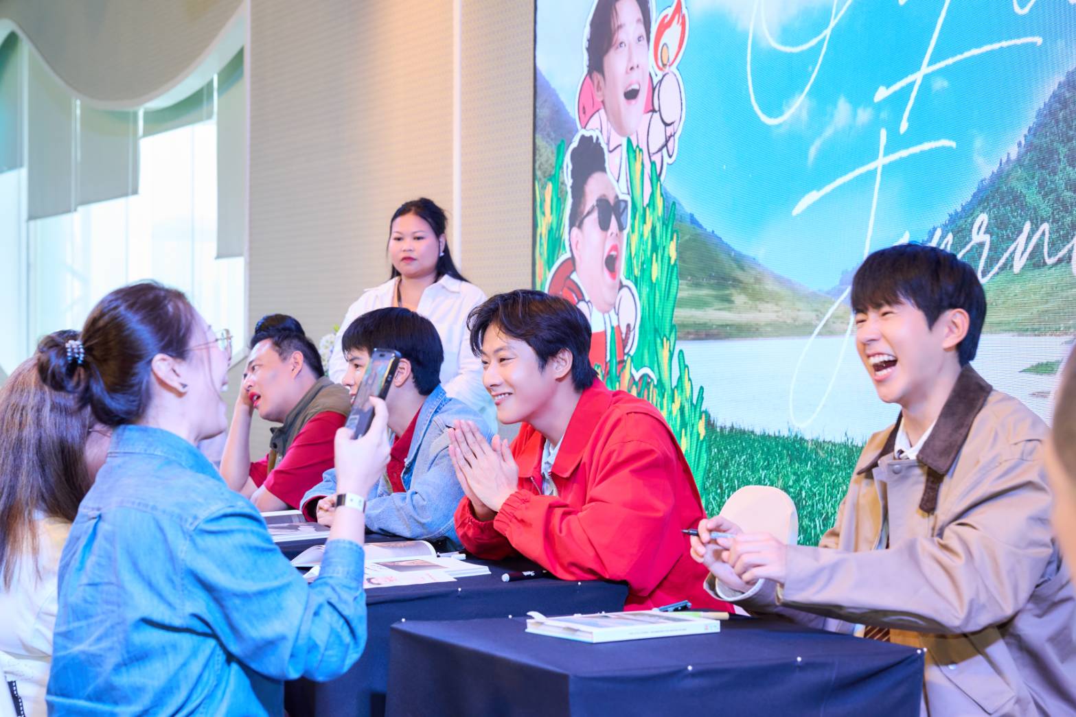 1790610921401 คัลแลน-พี่จอง-จูดี้-น้องแดน แถลงข่าว พร้อมจัดแฟนไซน์ในงาน Our Little Journey : Photobook