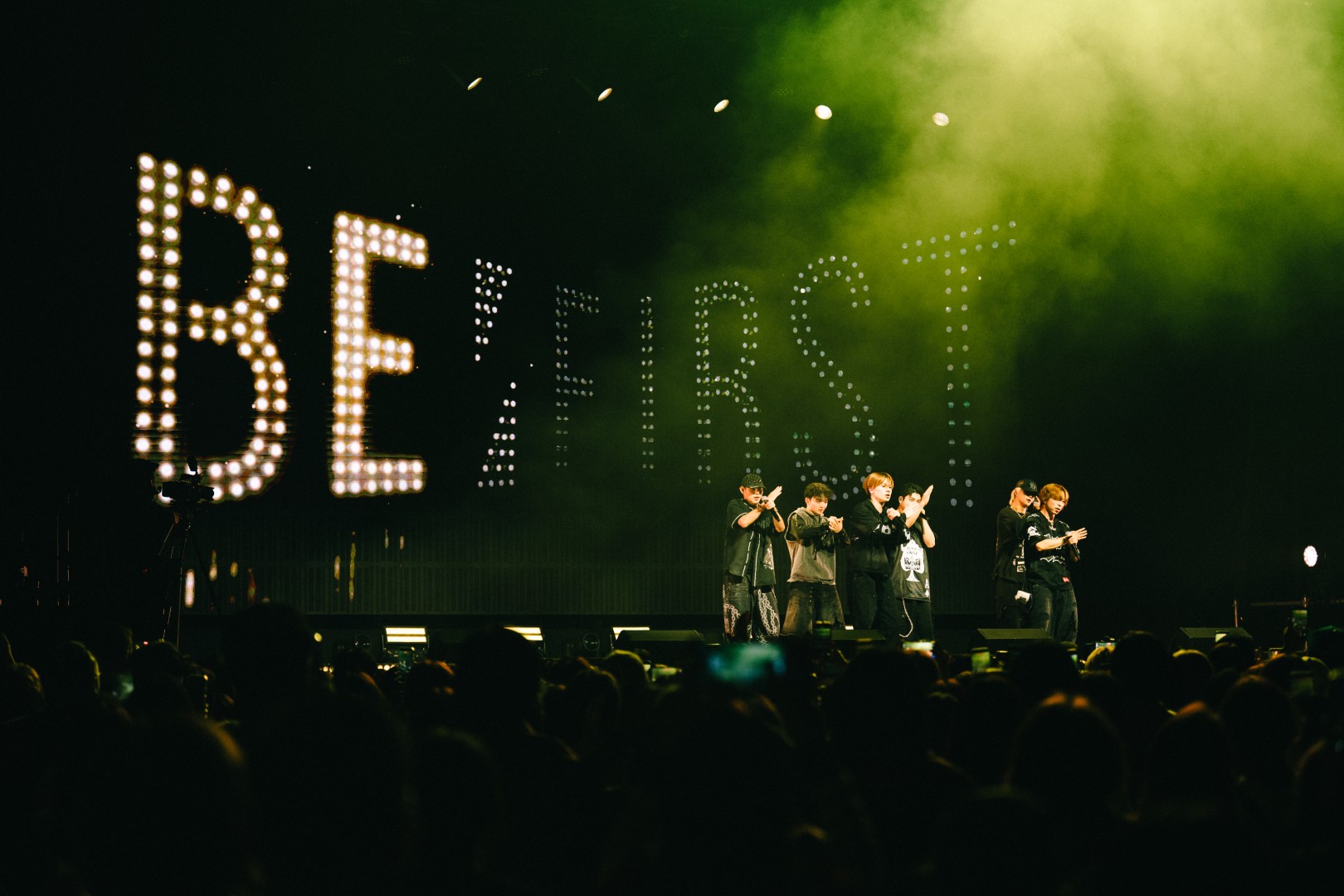 BEFIRST 12 6 หนุ่ม BE:FIRST โชว์สเต็ปเท้าไฟ เสิร์ฟโชว์สุดปังใน BE:FIRST WORLD SHOWCASE 2026 “WATCH ME”