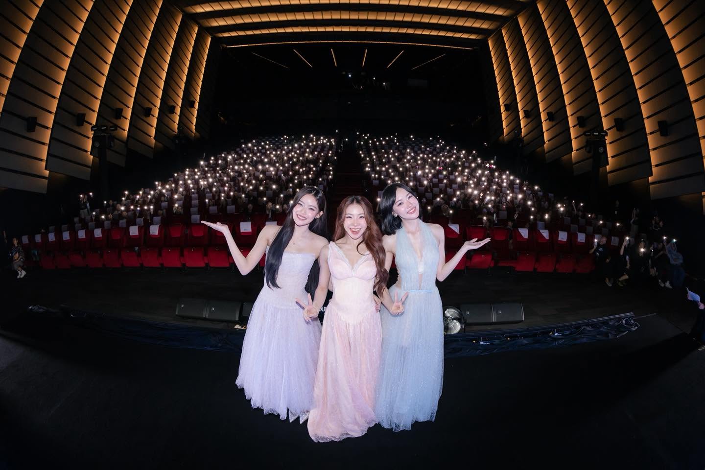PixxiE สลัดลุคนางฟ้าใส เผยความแซ่บในอัลบั้มเต็มชุดใหม่ "PixxiE Dust" 1 FB IMG 1790182516349 PixxiE สลัดลุคนางฟ้าใส เผยความแซ่บในอัลบั้มเต็มชุดใหม่ "PixxiE Dust"