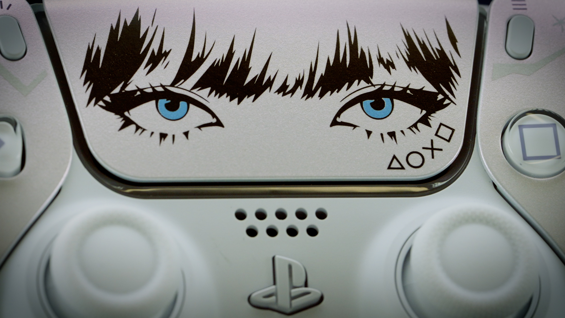 LISA DualSense 2 Lisa x PlayStation เตรียมพบกับการเปิดตัว DualSense – Lisa Limited Edition คอนโทรลเลอร์รุ่นพิเศษที่ลิซ่าร่วมออกแบบด้วยตัวเอง