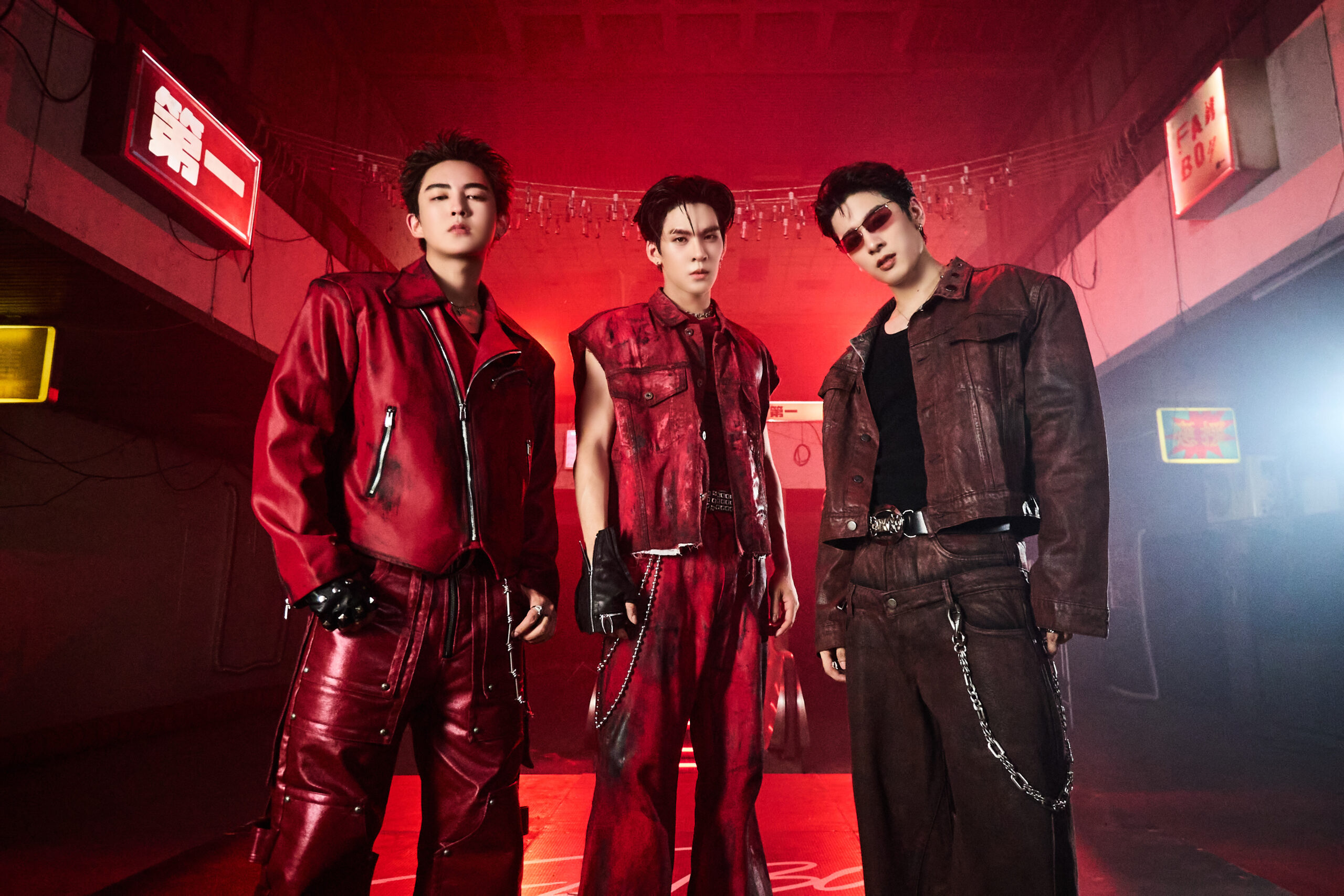 AUAU x SVRN x HEART แท็กทีมระเบิดเคมี ออกสเต็ปในซิงเกิล “FANBOY” OST. จากซีรีส์ “MR. FANBOY รักสุดใจนายแฟนบอย” 3 S09 1033 scaled AUAU x SVRN x HEART แท็กทีมระเบิดเคมี ออกสเต็ปในซิงเกิล “FANBOY” OST. จากซีรีส์ “MR. FANBOY รักสุดใจนายแฟนบอย”