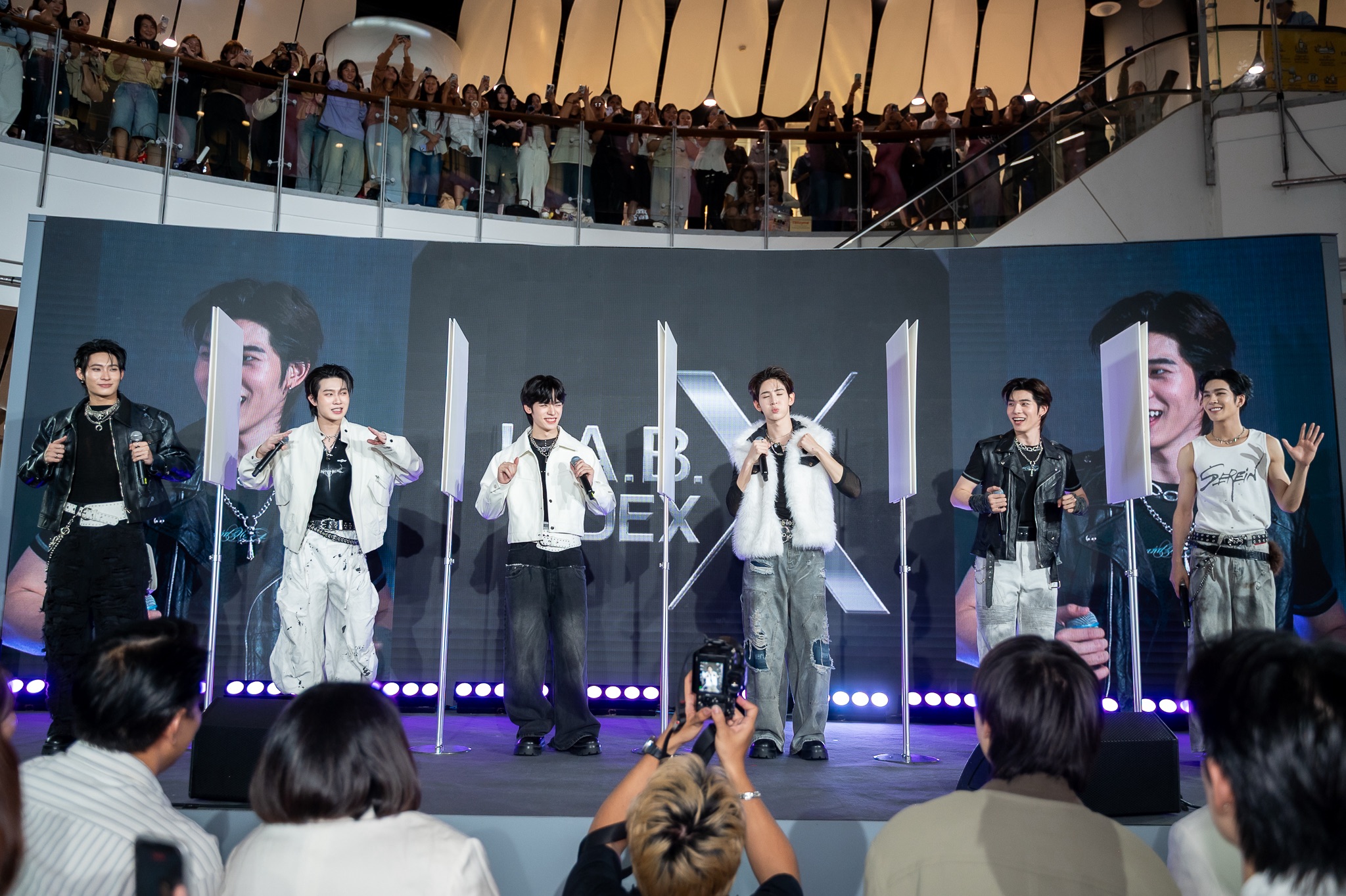 S 47923209 0 LABX Clinic ฉลองครบรอบ 4 ปี เปิดตัว DEXX 6 คน นั่งแท่น Presenter อย่างเป็นทางการ
