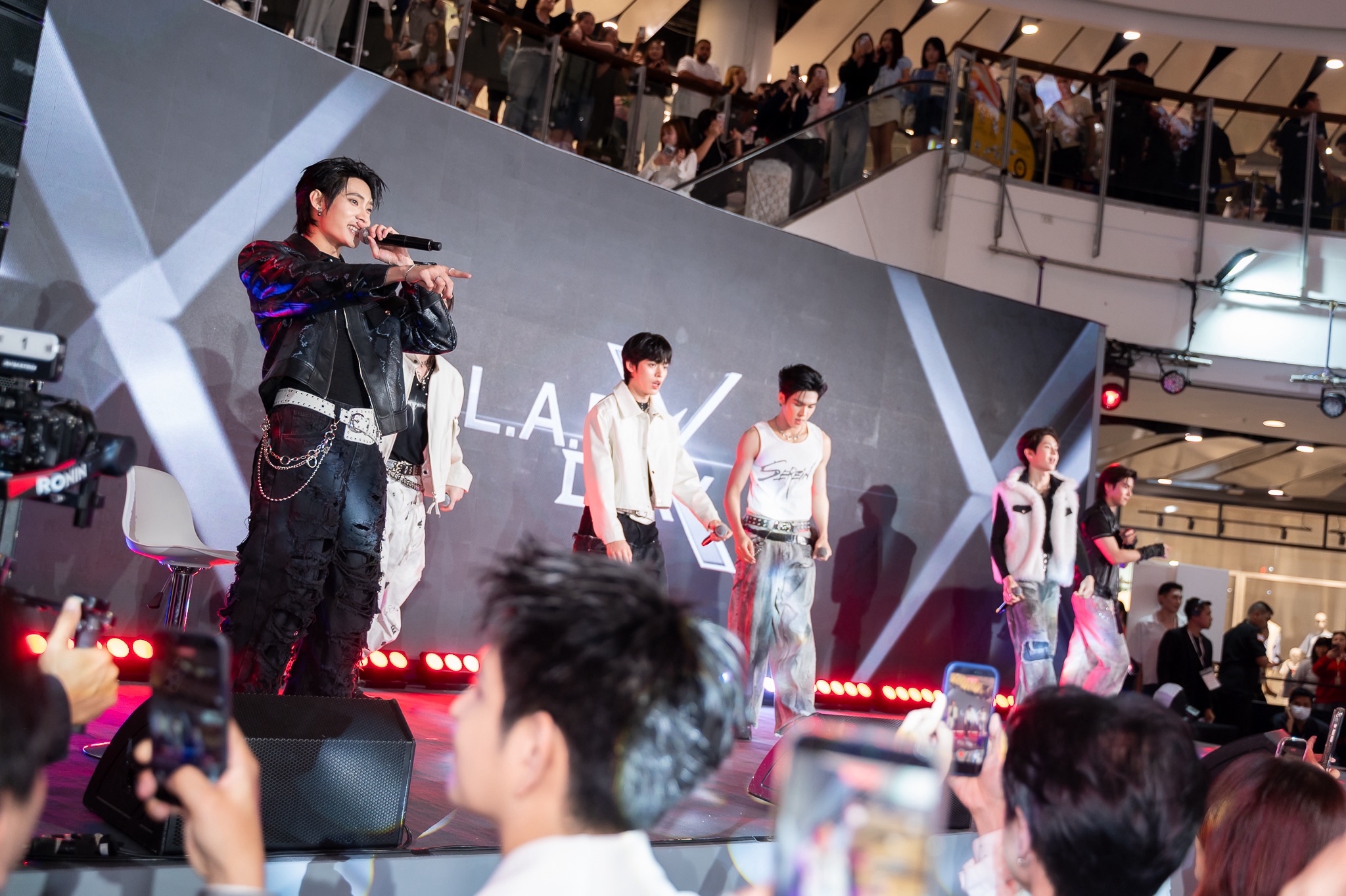 S 47923219 0 LABX Clinic ฉลองครบรอบ 4 ปี เปิดตัว DEXX 6 คน นั่งแท่น Presenter อย่างเป็นทางการ
