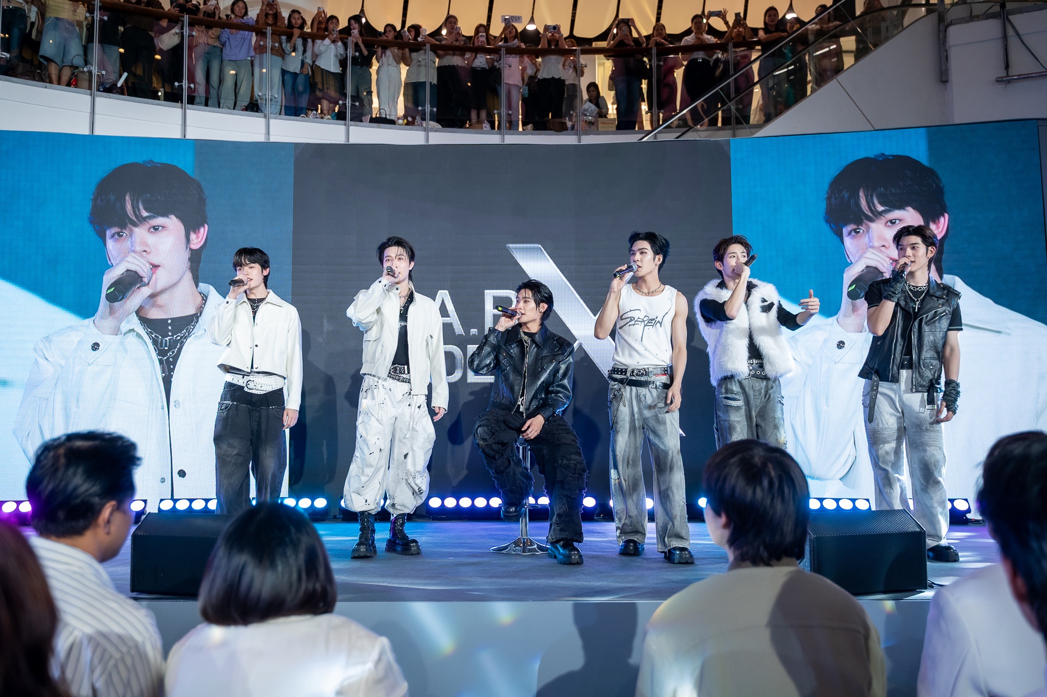 S 47923220 LABX Clinic ฉลองครบรอบ 4 ปี เปิดตัว DEXX 6 คน นั่งแท่น Presenter อย่างเป็นทางการ