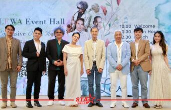 4 ศิลปิน80‘s “ตุ๊ก-แต๋ม-ฟอร์ด-ป้อม”เปิดมินิคอนเสิร์ตเสิร์ฟเพลงรักสะกดใจกลาง LEWA Event Hall หน้าแรก ข่าววันนี้ ดูหนัง ละคร ฟังเพลง สุขภาพ และ รวมความบันเทิง วาไรตี้ อีกมากมาย