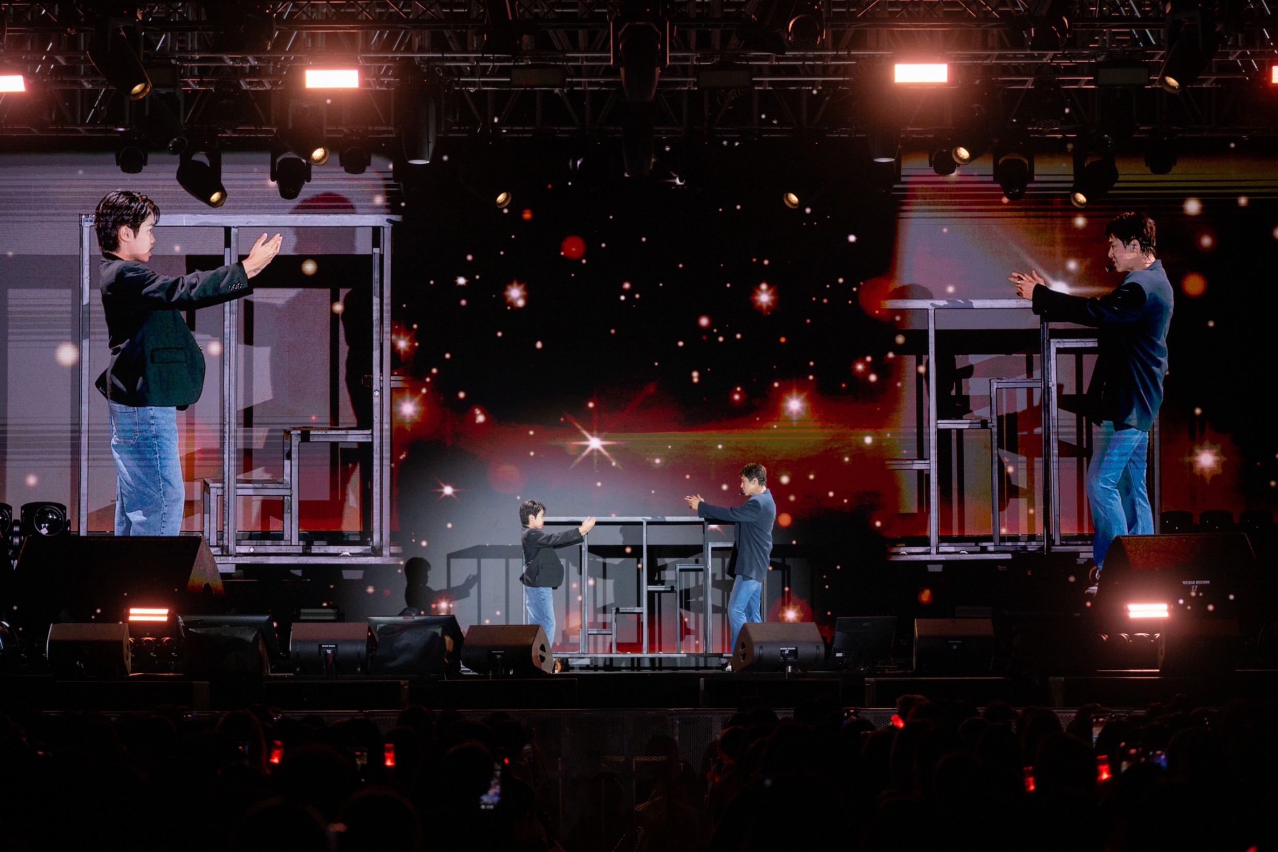 U KNOW และ U KNOW วัยเด็ก ภาพที่ 4 U KNOW PROJECT 26 SCENE1 in BANGKOK ภาพบรรยากาศคอนเสิร์ตเดี่ยวเต็มรูปแบบครั้งแรก ‘U-KNOW PROJECT 26 : SCENE#1 in BANGKOK’