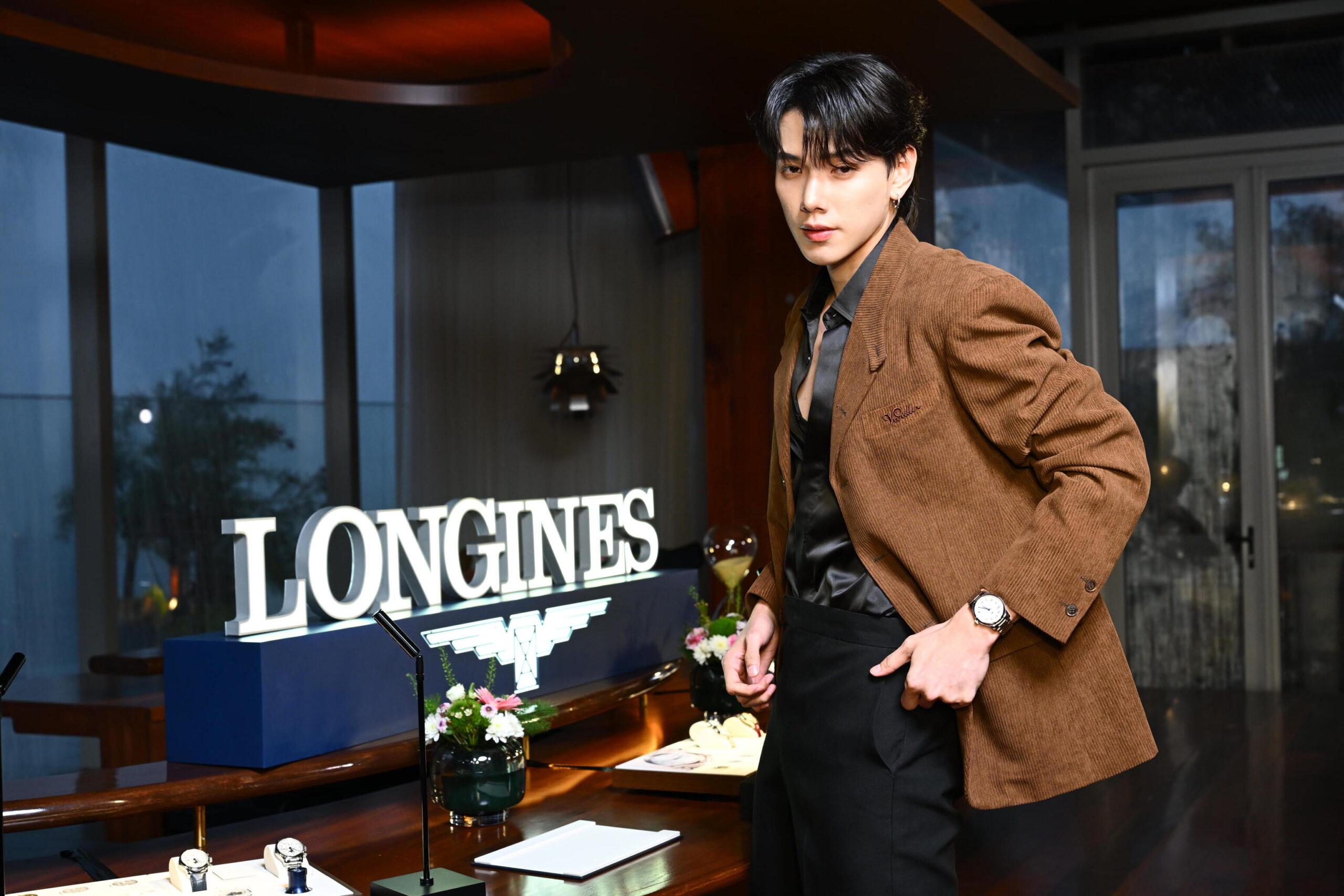 ต้าห์อู๋ พิทยา แซ่ฉั่ว 1 scaled Friend of Longines มาริโอ้ - เก้า นำทีม จูเนียร์ - ต้าห์อู๋ ร่วมงานเปิดตัว “The Longines Master Collection”
