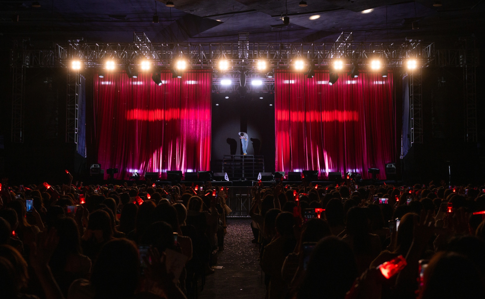 ภาพที่ 42 U KNOW PROJECT 26 SCENE1 in BANGKOK ภาพบรรยากาศคอนเสิร์ตเดี่ยวเต็มรูปแบบครั้งแรก ‘U-KNOW PROJECT 26 : SCENE#1 in BANGKOK’