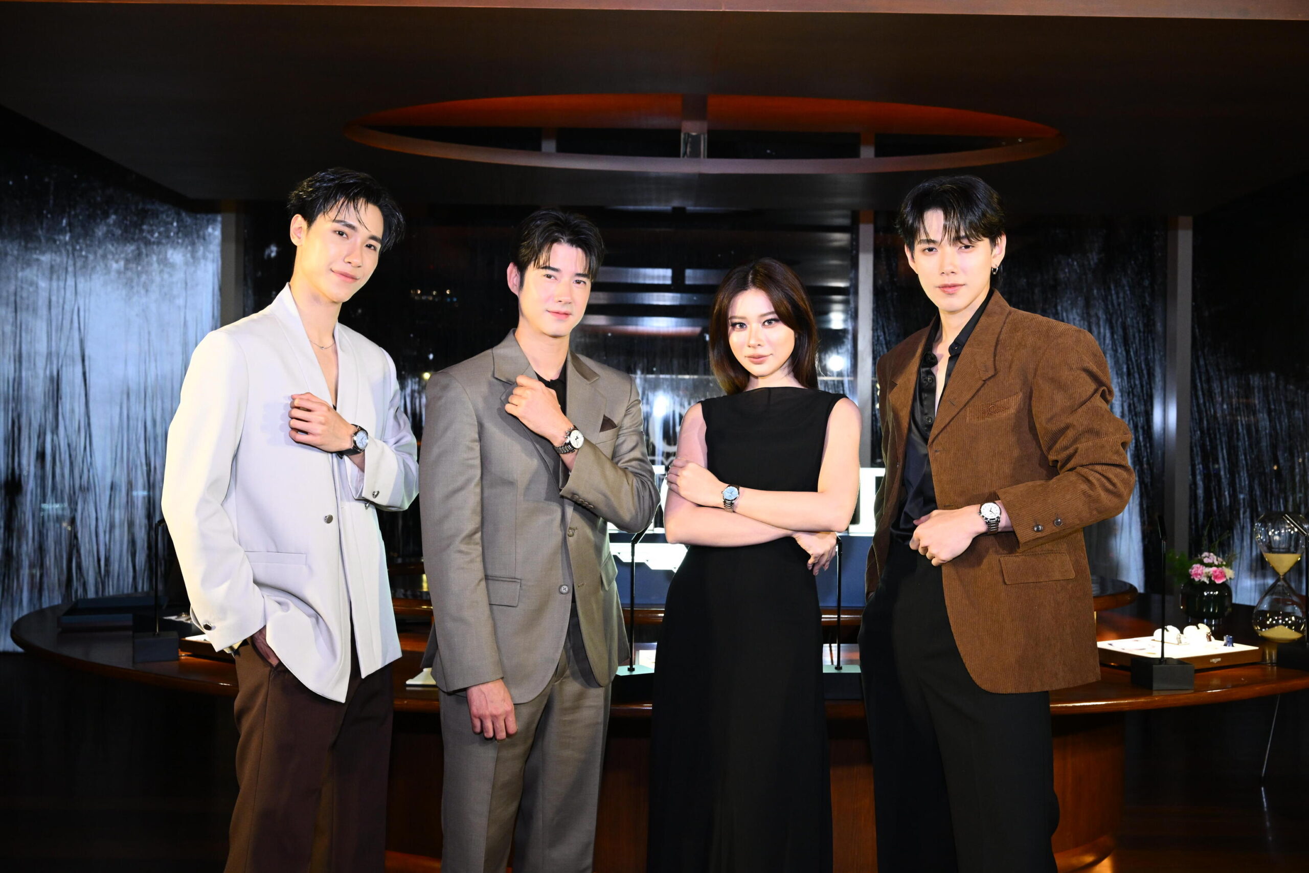 ภาพหมู่ 2 scaled Friend of Longines มาริโอ้ - เก้า นำทีม จูเนียร์ - ต้าห์อู๋ ร่วมงานเปิดตัว “The Longines Master Collection”
