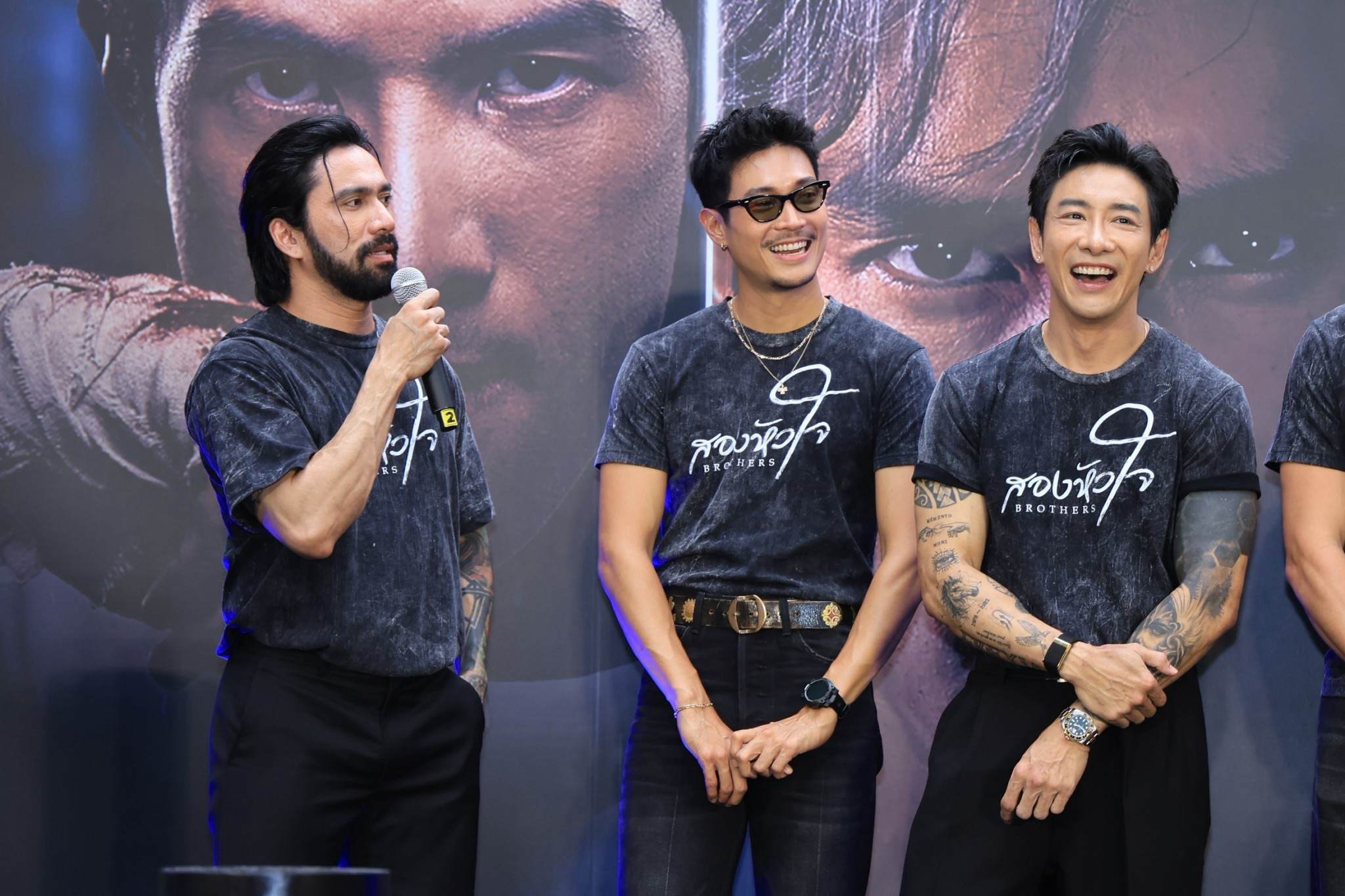 สองหัวใจ Street Fight ต่อยดีมีทอง 1 “ณเดชน์ - อแมนด้า - เจมส์ มาร์” แท็กทีมแฟนละครท้าฝนประลองหมัด! ในงาน “สองหัวใจ Street Fight ต่อยดีมีทอง”