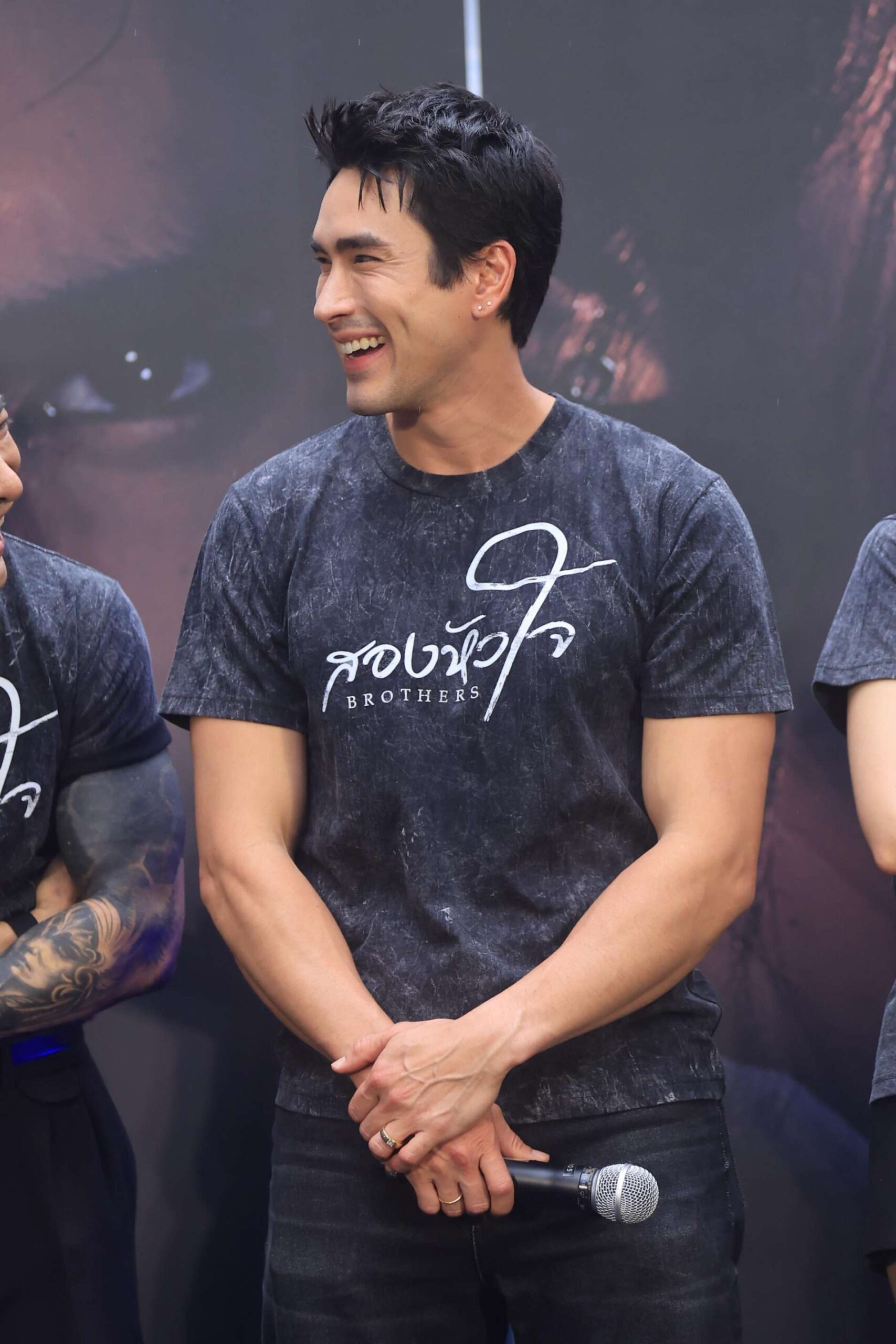 สองหัวใจ Street Fight ต่อยดีมีทอง 17 scaled “ณเดชน์ - อแมนด้า - เจมส์ มาร์” แท็กทีมแฟนละครท้าฝนประลองหมัด! ในงาน “สองหัวใจ Street Fight ต่อยดีมีทอง”