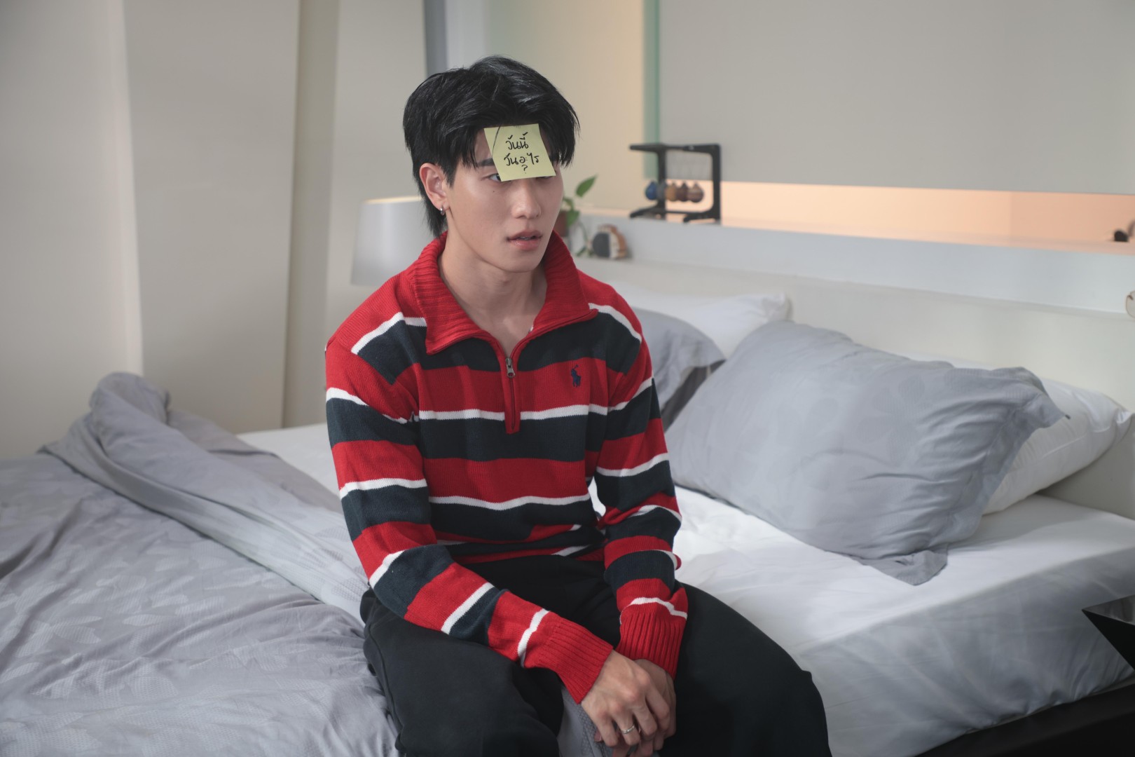 “ออฟโรด” เปิดโหมดบอกรัก ลงซิงเกิลใหม่!! “ฉันไม่รู้จักชื่อดอกไม้ (แต่จะหามาให้เธอ)” 8 ออฟโรดไม่รู้จักชื่อดอกไม้MV 4 “ออฟโรด” เปิดโหมดบอกรัก ลงซิงเกิลใหม่!! “ฉันไม่รู้จักชื่อดอกไม้ (แต่จะหามาให้เธอ)”