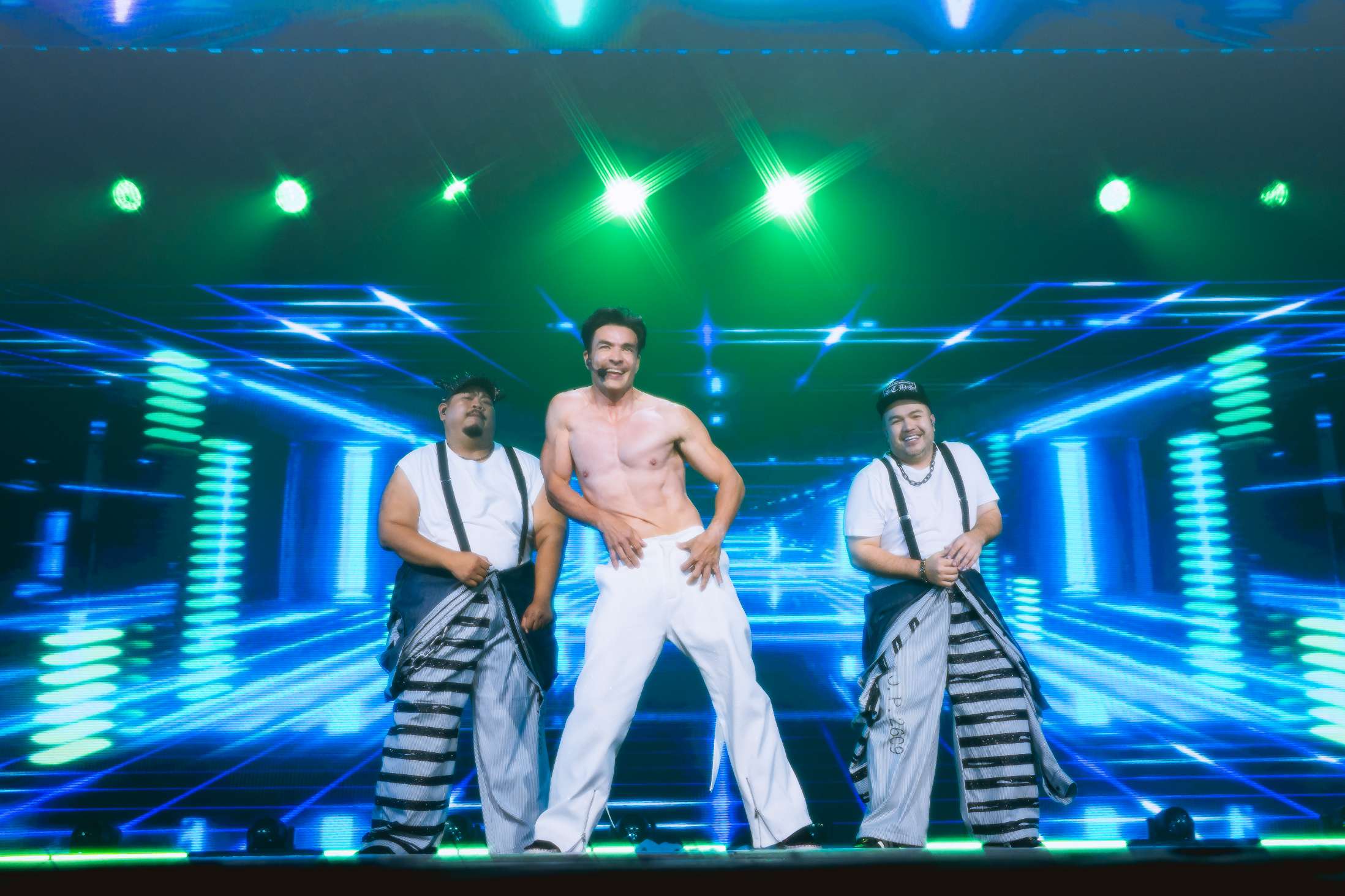 เบิ้ม เบิ้ม concert 36 ภาพบรรยากาศจัดเต็ม! “ป๊อบ -โอ๊ต” ส่งความสนุกตลอด 2 วัน ใน “เบิ้ม เบิ้ม concert”