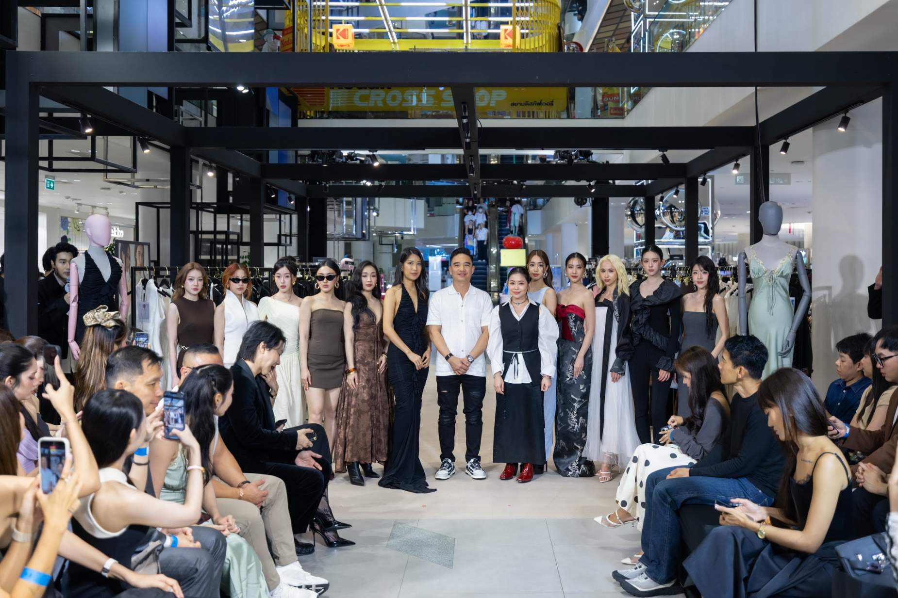 สยามดิสคัฟเวอรี่ เปิดรันเวย์ FASHION REVOLUTIONARY 2026 1 00.HOUSE OF AREN 1 สยามดิสคัฟเวอรี่ เปิดรันเวย์ FASHION REVOLUTIONARY 2026