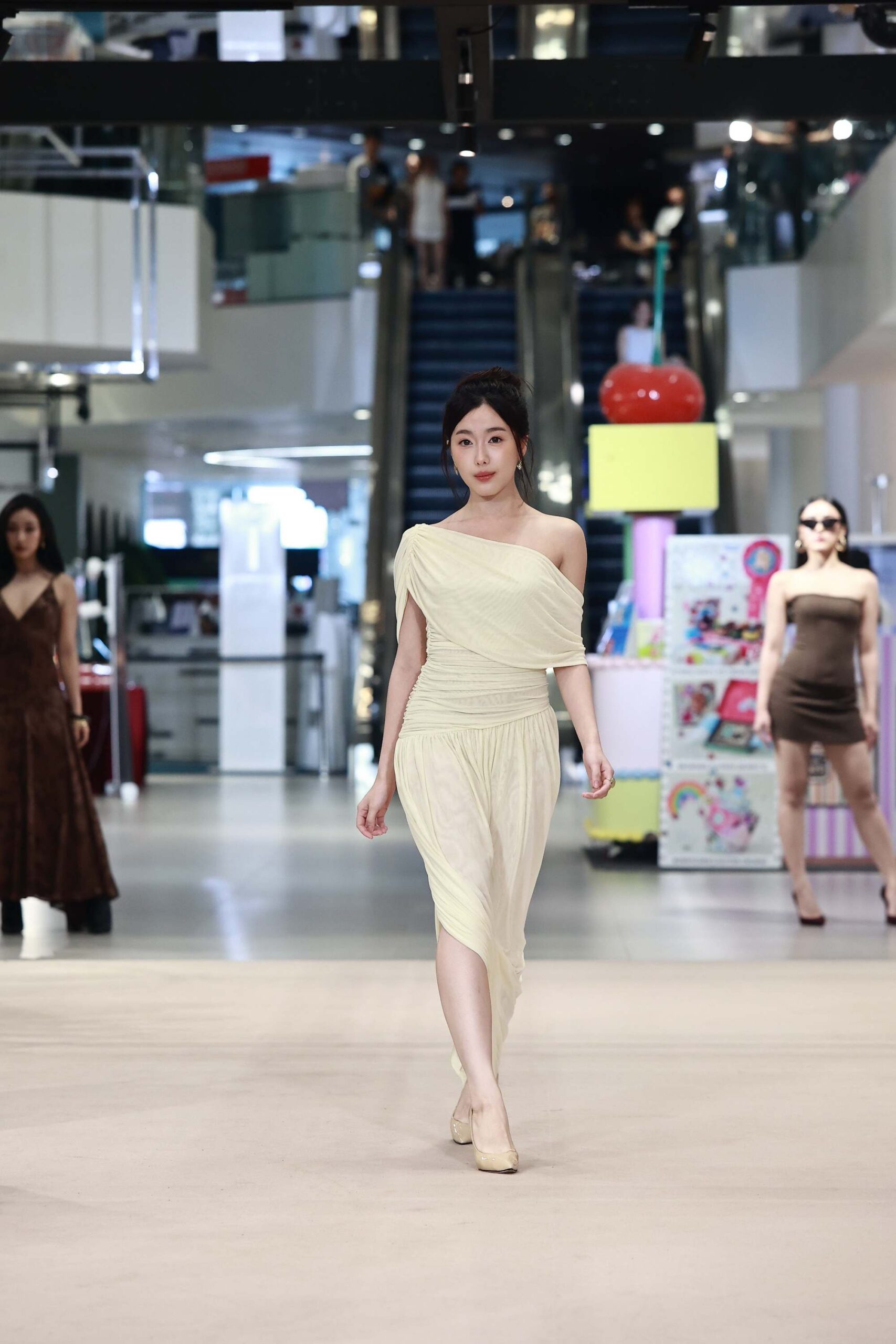 07.HOUSE OF AREN 4EVE scaled สยามดิสคัฟเวอรี่ เปิดรันเวย์ FASHION REVOLUTIONARY 2026