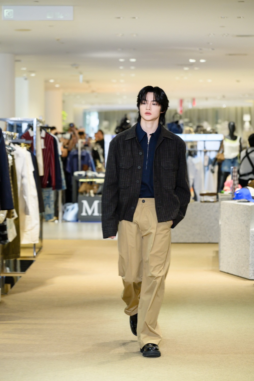 07.ลีออน สยามดิสคัฟเวอรี่ เปิดรันเวย์ FASHION REVOLUTIONARY 2026