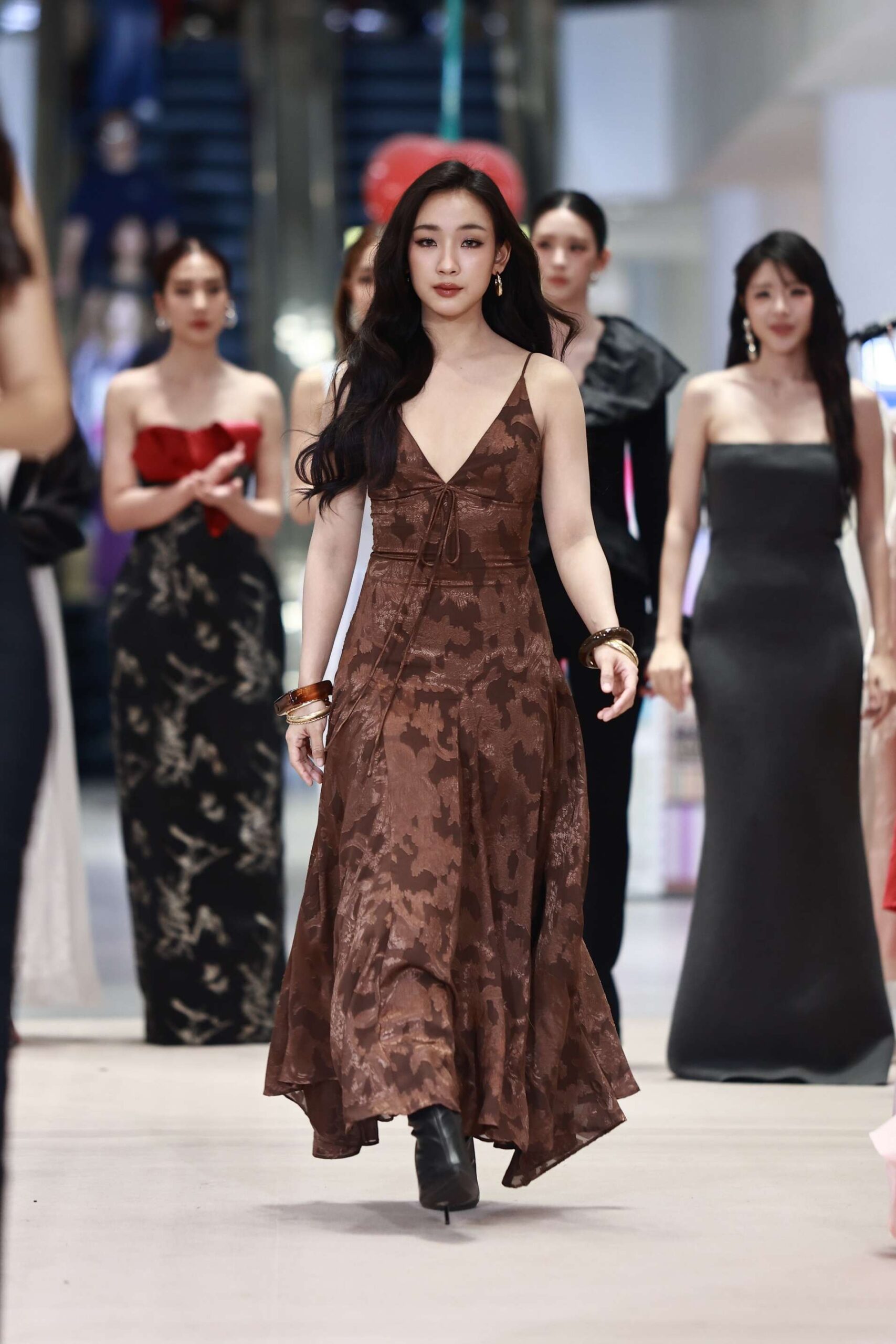 10.HOUSE OF AREN 4EVE scaled สยามดิสคัฟเวอรี่ เปิดรันเวย์ FASHION REVOLUTIONARY 2026