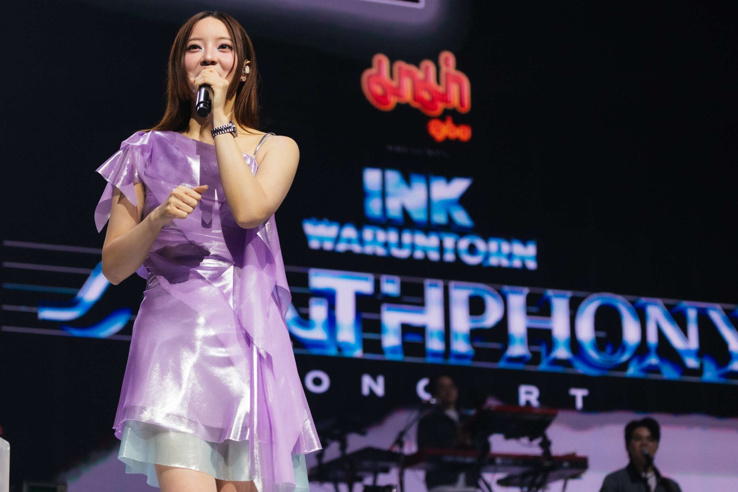 เปิดเบื้องหลังชุดคอนเสิร์ตของ ‘อิ้งค์-วรันธร’ จากแบรนด์ VICKTEERUT 1 1791825200164 scaled เปิดเบื้องหลังชุดคอนเสิร์ตของ ‘อิ้งค์-วรันธร’ จากแบรนด์ VICKTEERUT