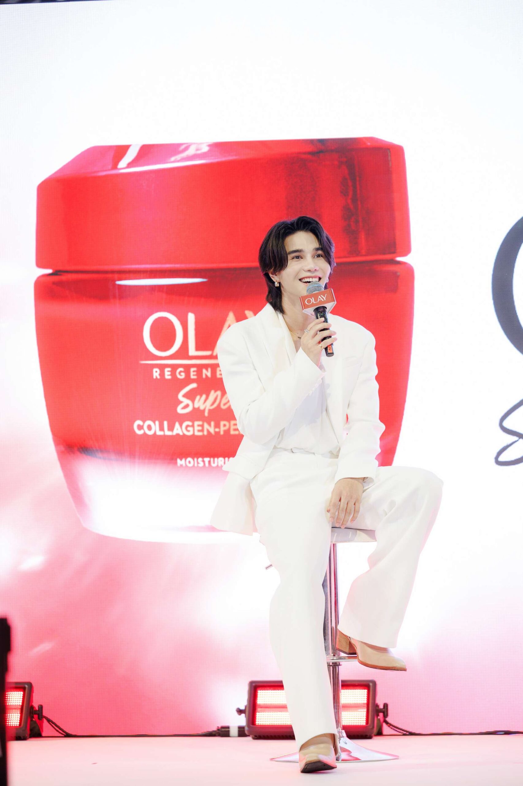 “Jeff Satur” Friends of Olay Thailand จัดเต็มโมเมนต์สุดพิเศษกับแฟนๆ ในงาน Fan Meet สุดเอ็กซ์คลูซีฟ “Olay x Jeff Satur ยกหน้าให้ Olay” 20 1793077526731 scaled “Jeff Satur” Friends of Olay Thailand จัดเต็มโมเมนต์สุดพิเศษกับแฟนๆ ในงาน Fan Meet สุดเอ็กซ์คลูซีฟ “Olay x Jeff Satur ยกหน้าให้ Olay”
