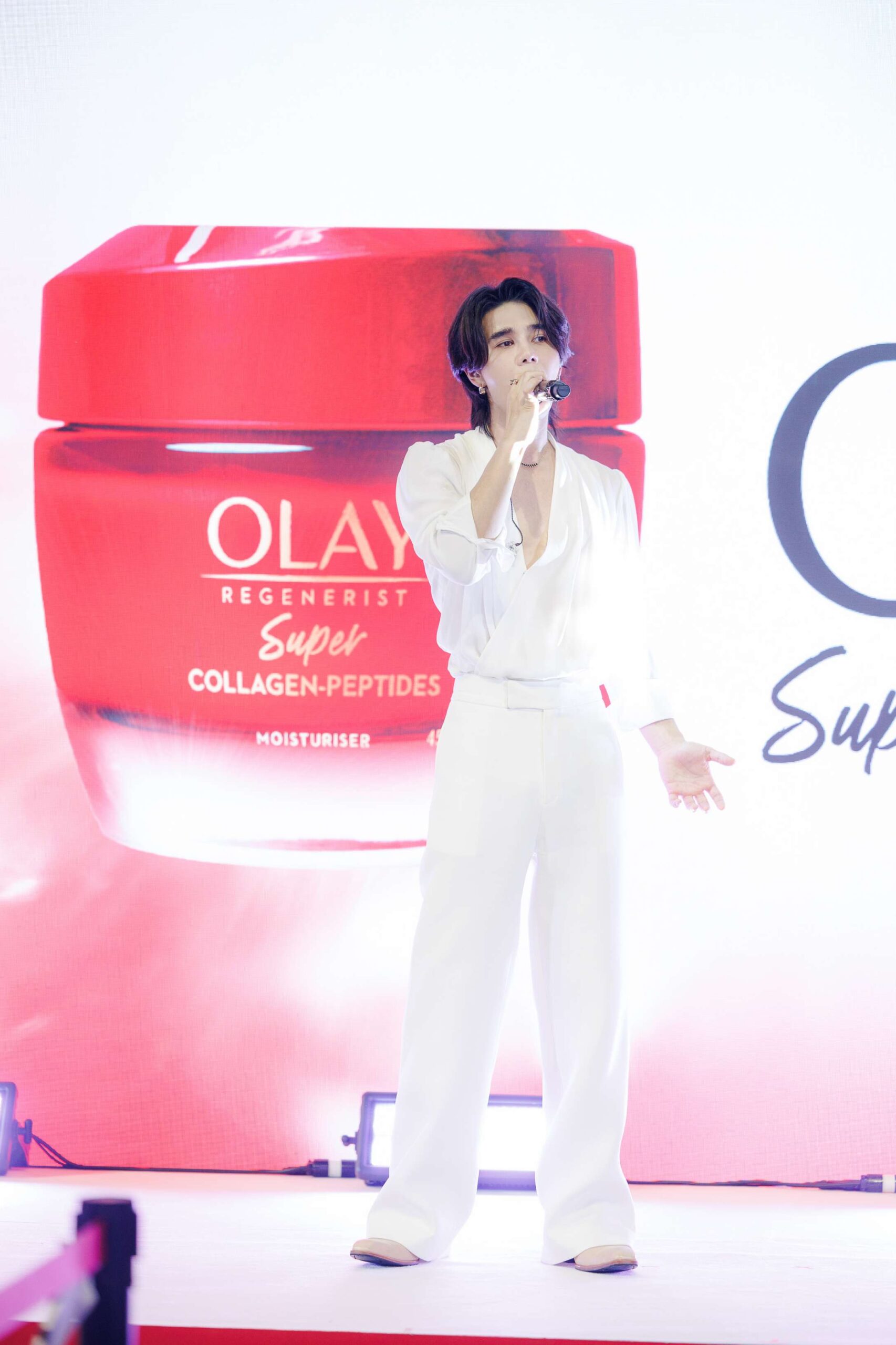 1793077547154 scaled “Jeff Satur” Friends of Olay Thailand จัดเต็มโมเมนต์สุดพิเศษกับแฟนๆ ในงาน Fan Meet สุดเอ็กซ์คลูซีฟ “Olay x Jeff Satur ยกหน้าให้ Olay”