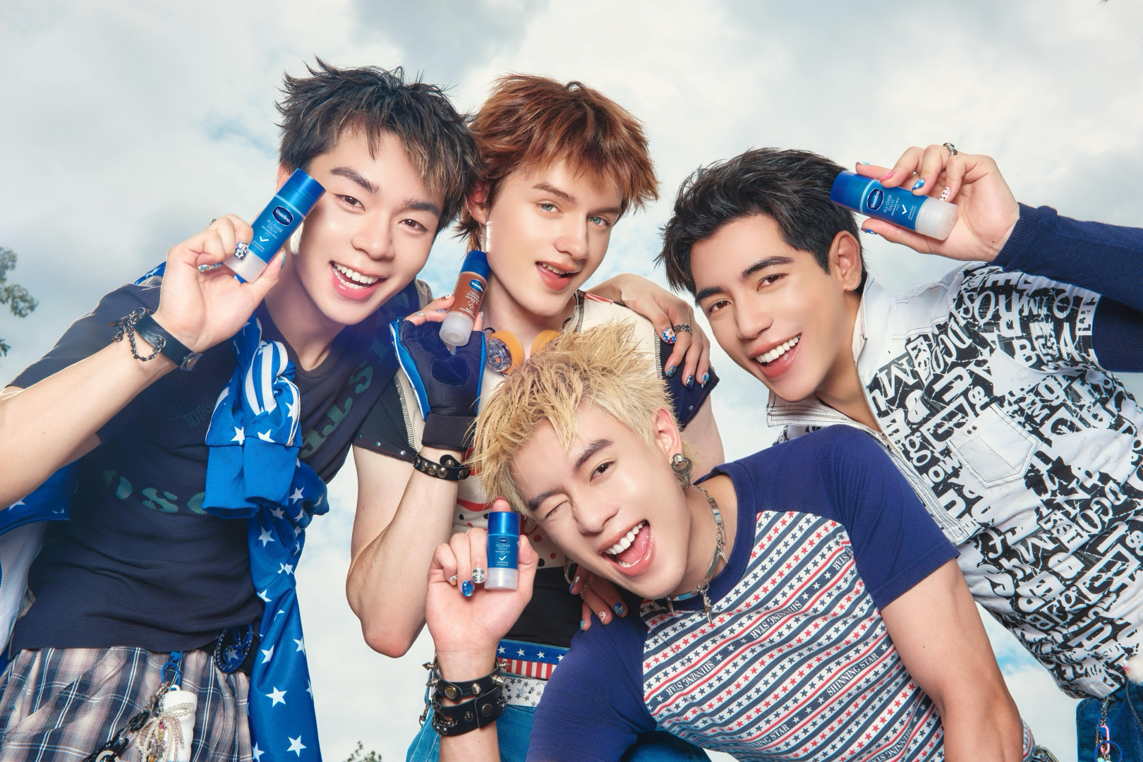 Vaseline® เปิดตัว “วาสลีนสติ๊ก” Beauty Essential ชิ้นใหม่ พร้อมชวน GELBOYS มา “Twist. Swipe. Go.” หมุน ปาด ให้ผิวพร้อมไปต่อ 2 2 0 Vaseline® เปิดตัว “วาสลีนสติ๊ก” Beauty Essential ชิ้นใหม่ พร้อมชวน GELBOYS มา “Twist. Swipe. Go.” หมุน ปาด ให้ผิวพร้อมไปต่อ