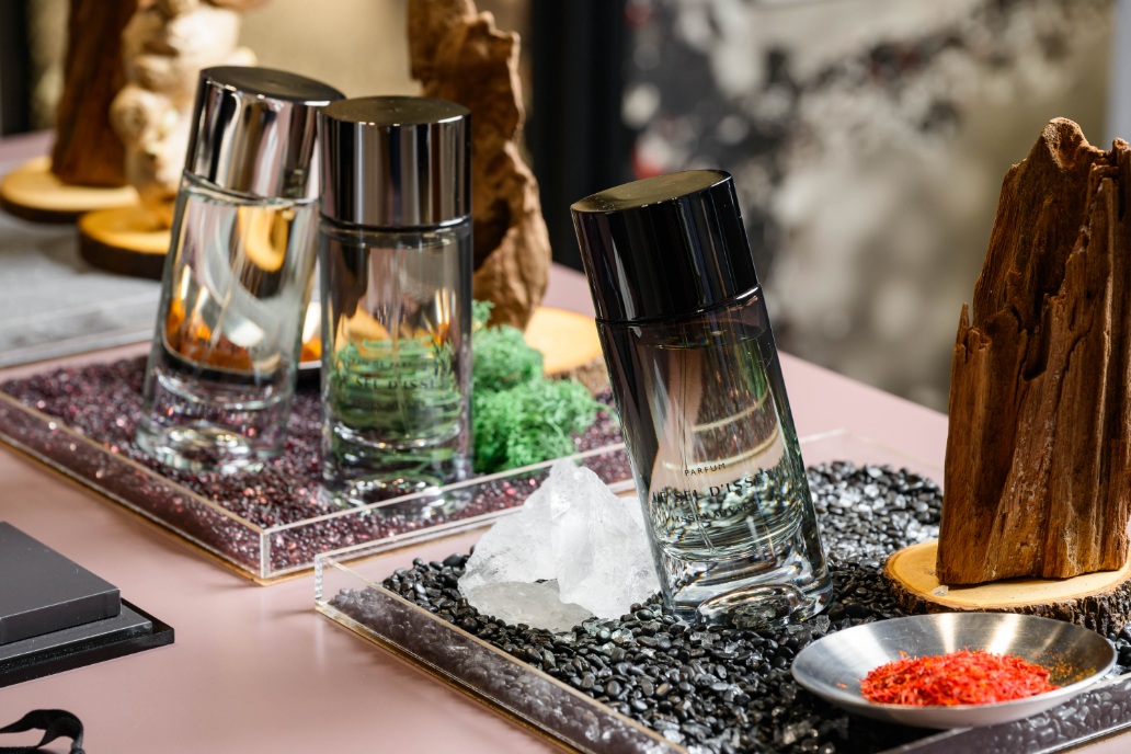 Bible Wichapas Issey Miyake 5 “ไบเบิ้ล” ร่วมสัมผัสเสน่ห์น้ำหอมสุภาพบุรุษกลิ่นใหม่ Le Sel d’Issey Parfum จาก Issey Miyake