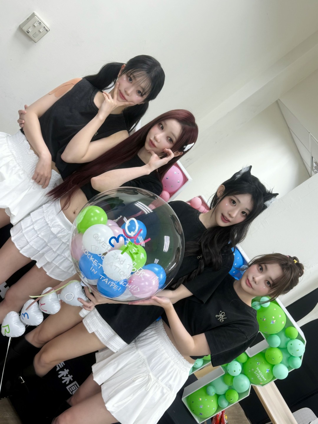 IMG 7709 QWER ขนพลังร็อกตะลุยเอเชีย! ส่งต่อความมันส์ถึงแฟนไทย ห้ามพลาด “QWER 2nd TOUR <ROCKATION : ROCKET LAUNCH!!> IN BANGKOK” 14 พย. นี้!