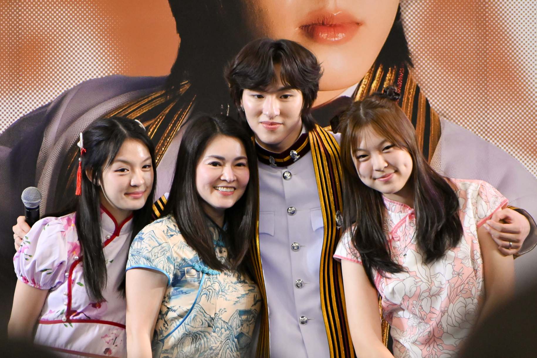 ภาคภูมิใจ “ก้อง ก้องภพ” บัณฑิตวิศวะจุฬาฯ โทมัส พร้อมแฟนคลับกว่า 1,500 คน ร่วมยินดี 19 IMG 8944 ภาคภูมิใจ “ก้อง ก้องภพ” บัณฑิตวิศวะจุฬาฯ โทมัส พร้อมแฟนคลับกว่า 1,500 คน ร่วมยินดี
