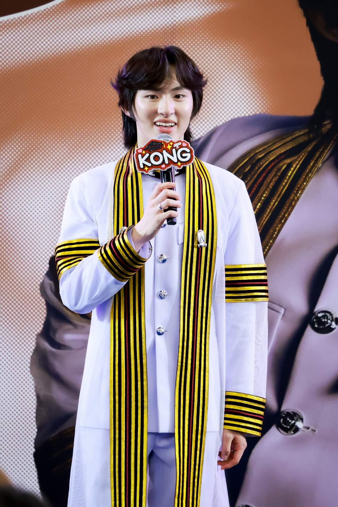 IMG 8981 ภาคภูมิใจ “ก้อง ก้องภพ” บัณฑิตวิศวะจุฬาฯ โทมัส พร้อมแฟนคลับกว่า 1,500 คน ร่วมยินดี