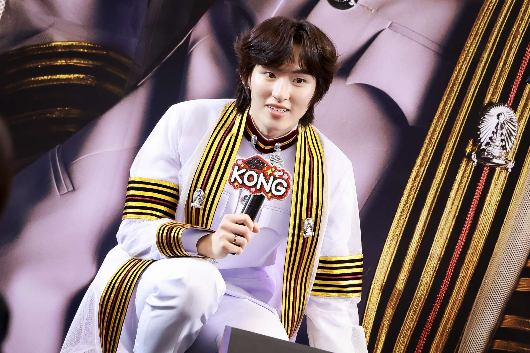 IMG 8983 ภาคภูมิใจ “ก้อง ก้องภพ” บัณฑิตวิศวะจุฬาฯ โทมัส พร้อมแฟนคลับกว่า 1,500 คน ร่วมยินดี
