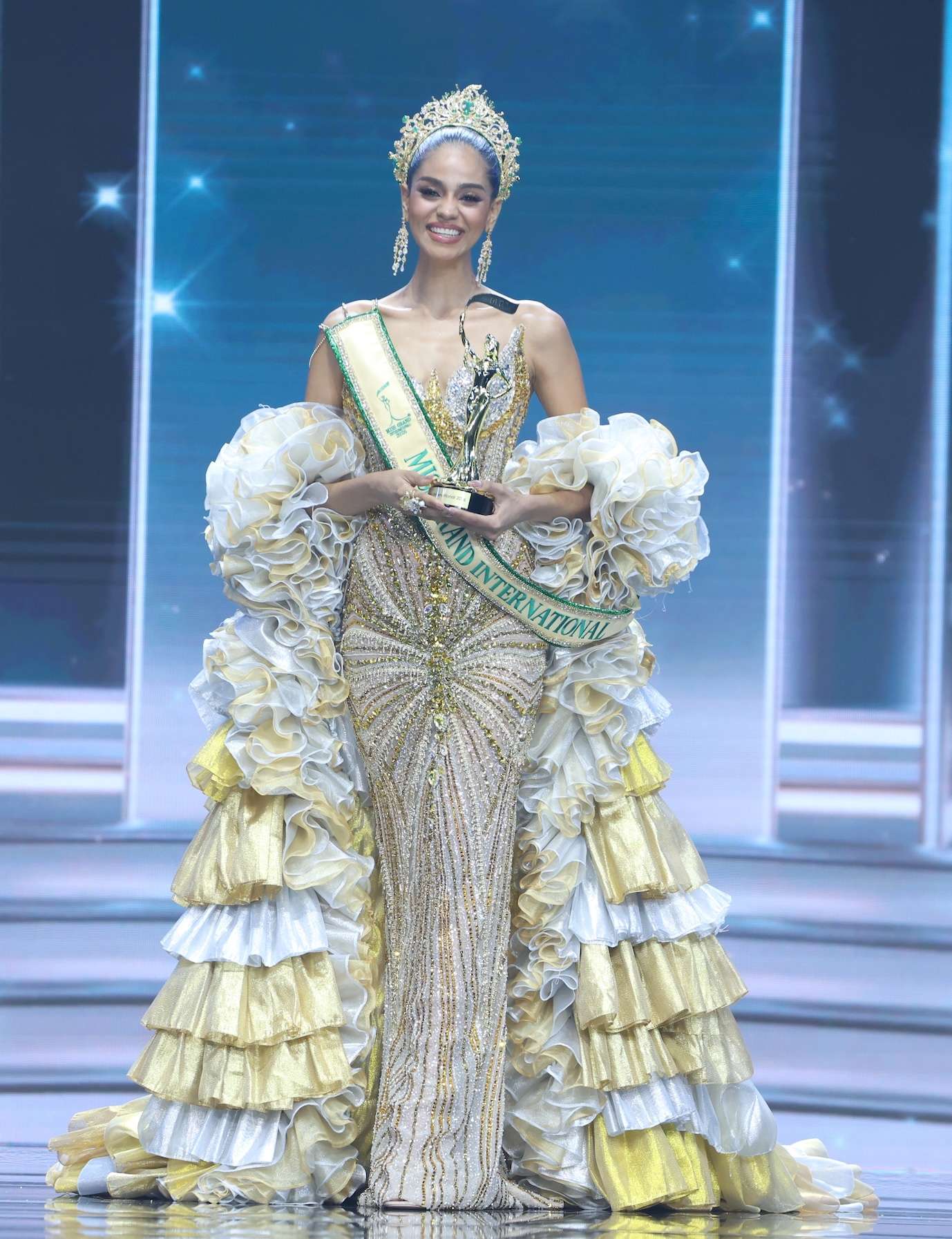 Miss Grand International 2026 จีฮาน โมฮิน ดิมาชค์” จาก แทนซาเนีย ผงาดคว้ามงกุฎ MGI คนที่ 14 ของโลก 1 MGI 2026 1 Miss Grand International 2026 จีฮาน โมฮิน ดิมาชค์” จาก แทนซาเนีย ผงาดคว้ามงกุฎ MGI คนที่ 14 ของโลก