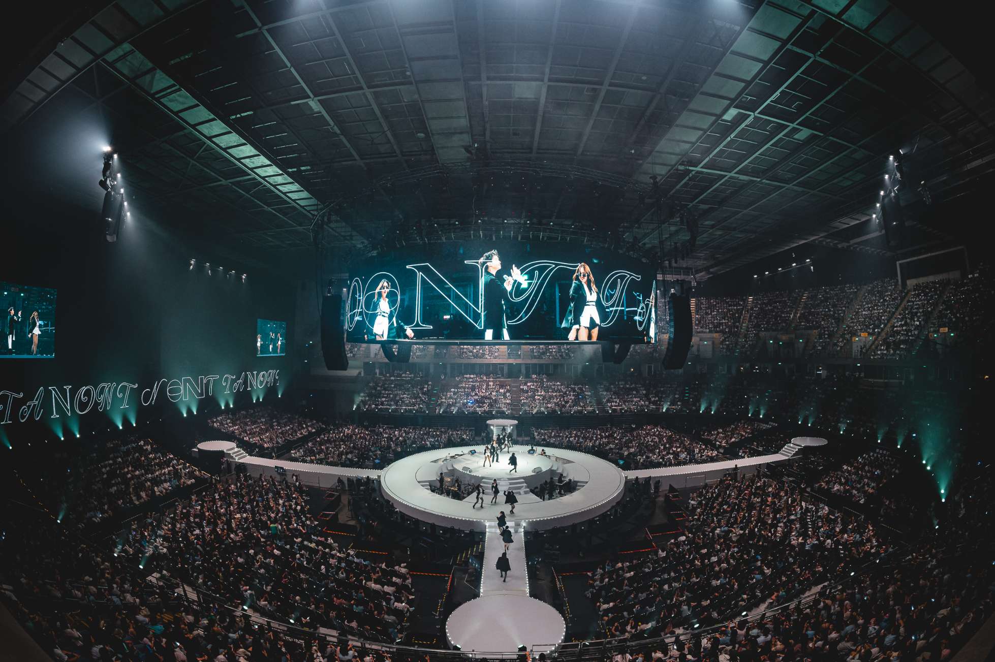 Nont Tanon Arena Encore 11 รวบภาพบรรยากาศคอนเสิร์ต "NONT TANONT : ARENA ENCORE" พร้อมประกาศ EP.04 ปีหน้าบุก “สนามราชมังฯ”